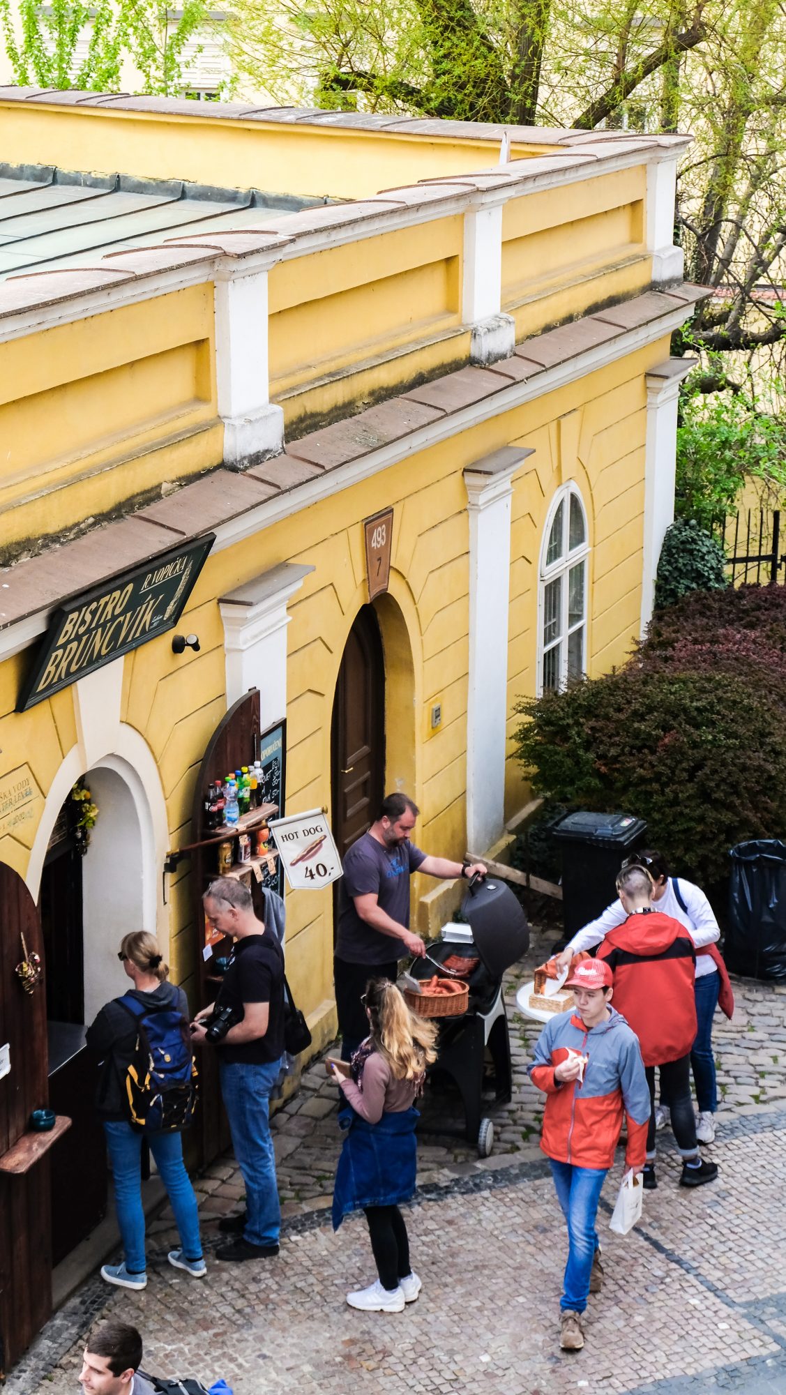 Manger en bas du pont