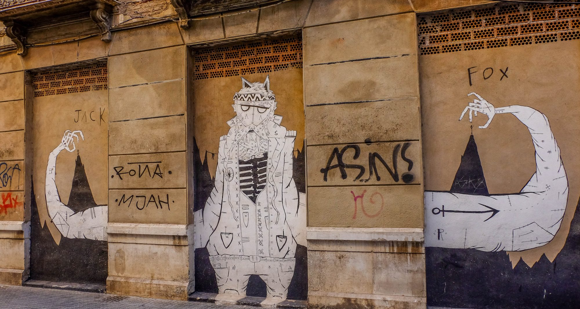 Triptyque sur mur, Street Art - Malaga, Espagne