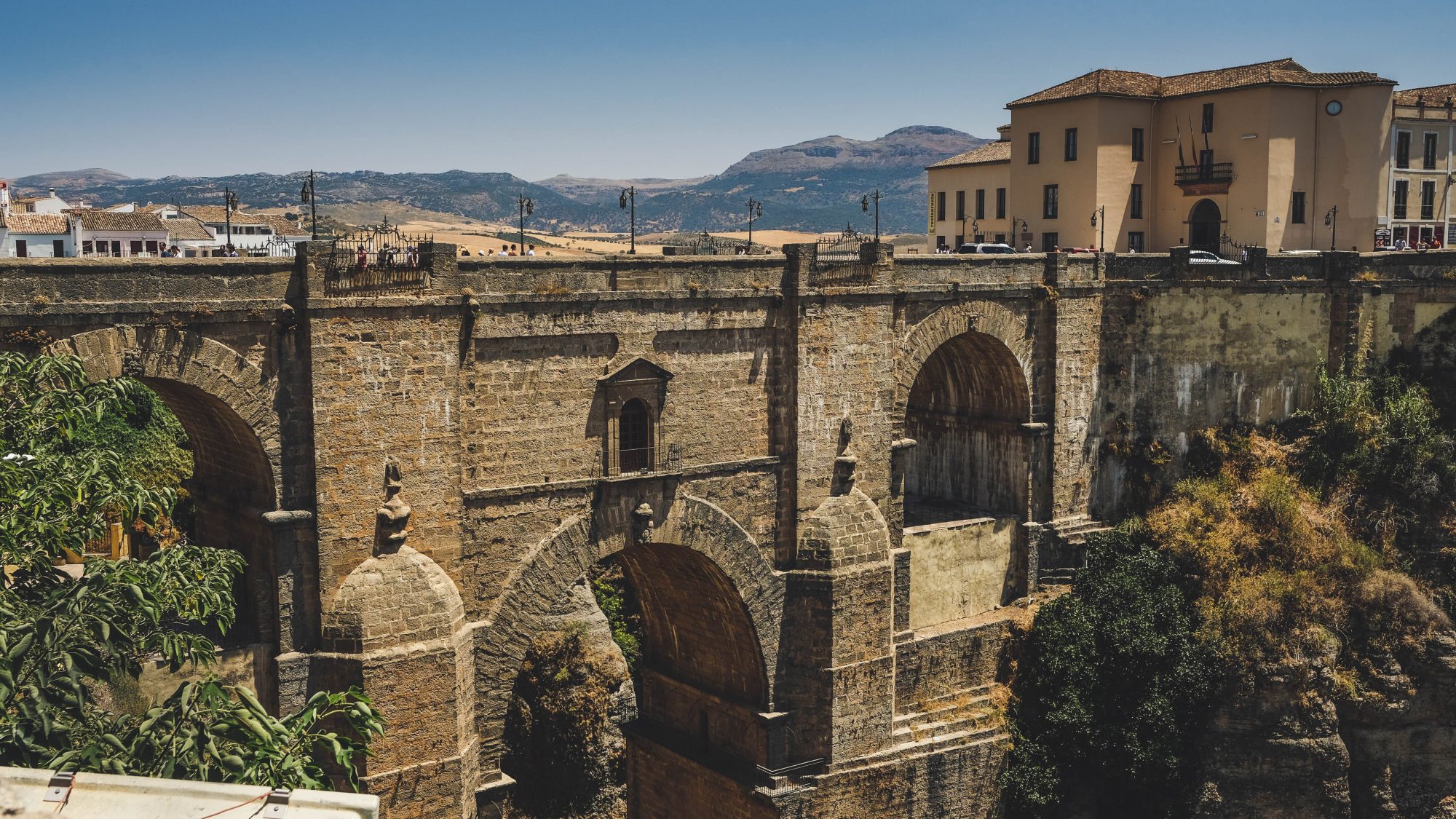 Vue du nouveau pont à pieds - Ronda, Espagne