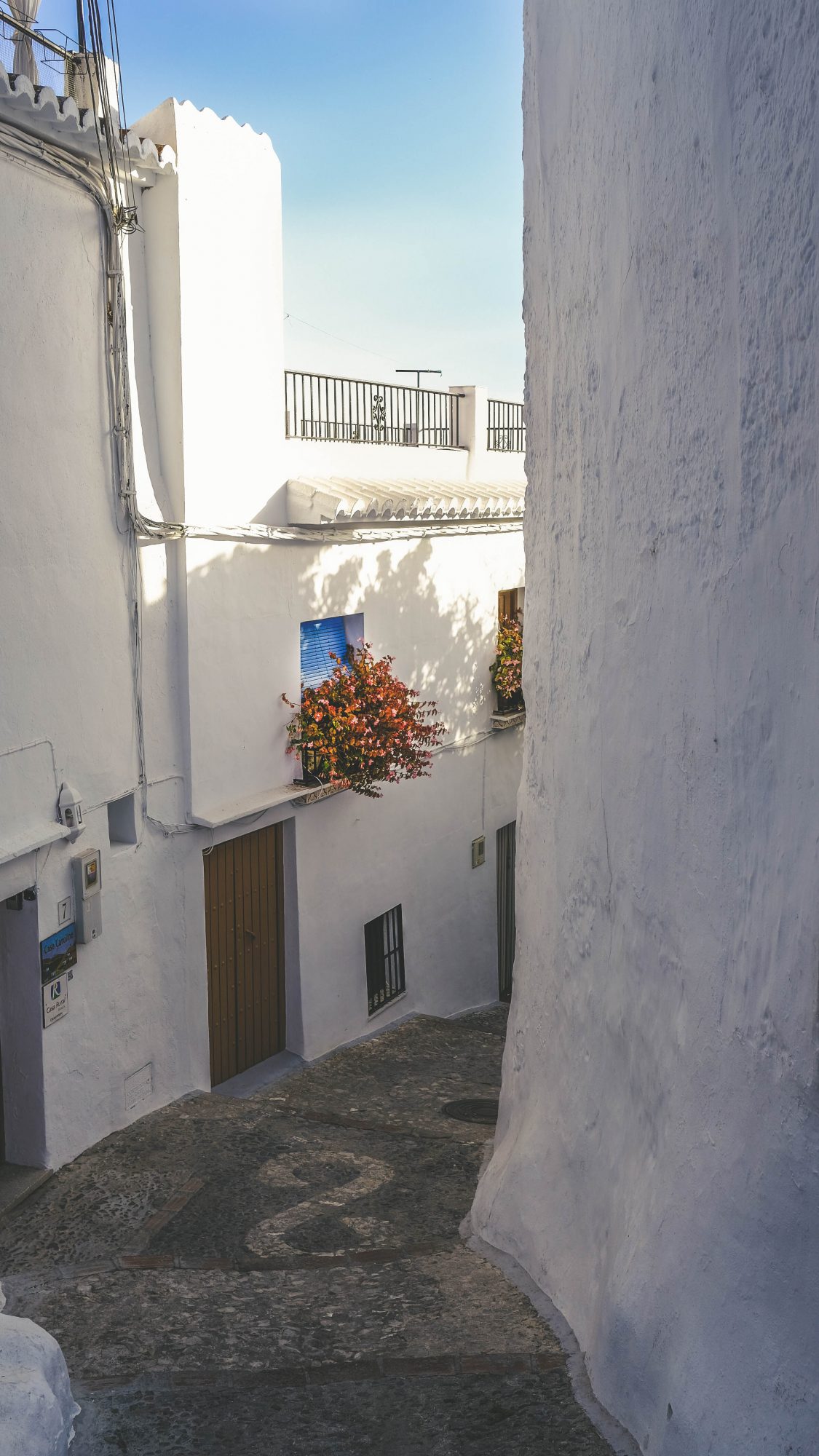 Ruelle au volet bleu - Frigiliana, Espagne