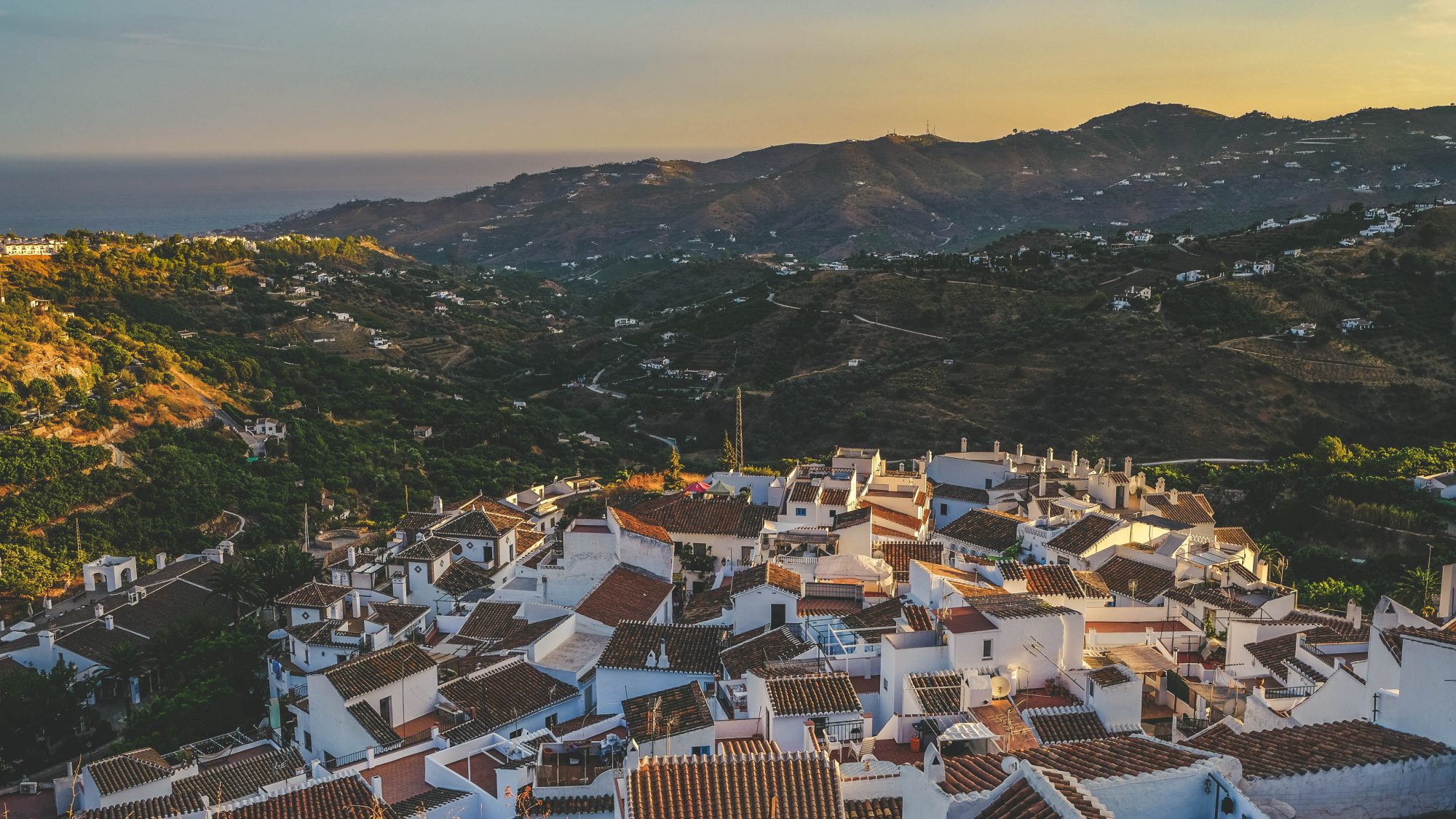 Vue de FRIGILIANA en Andalousie