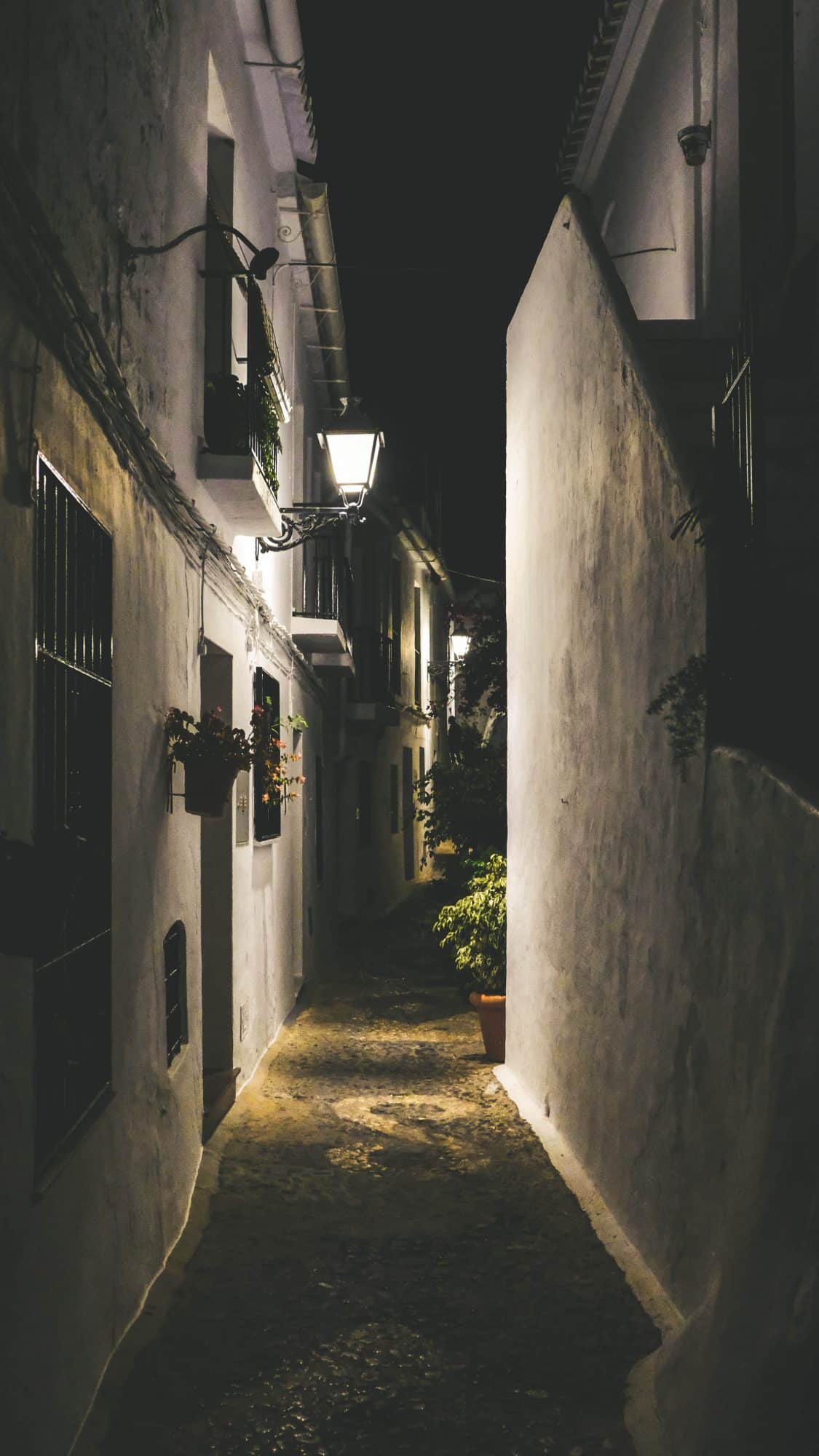 Ruelle sombre - Frigiliana, Espagne