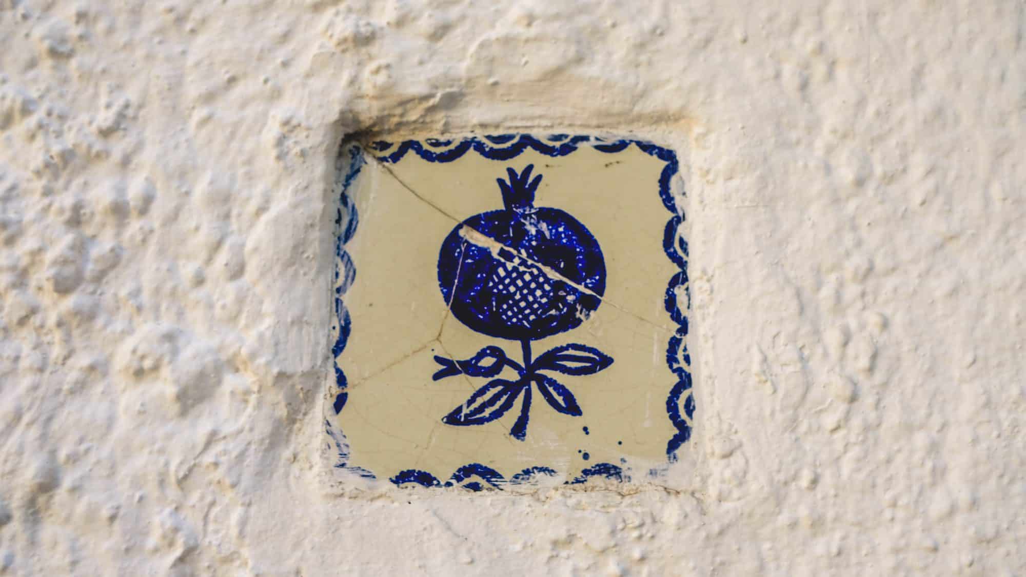 Une belle grenade en céramique