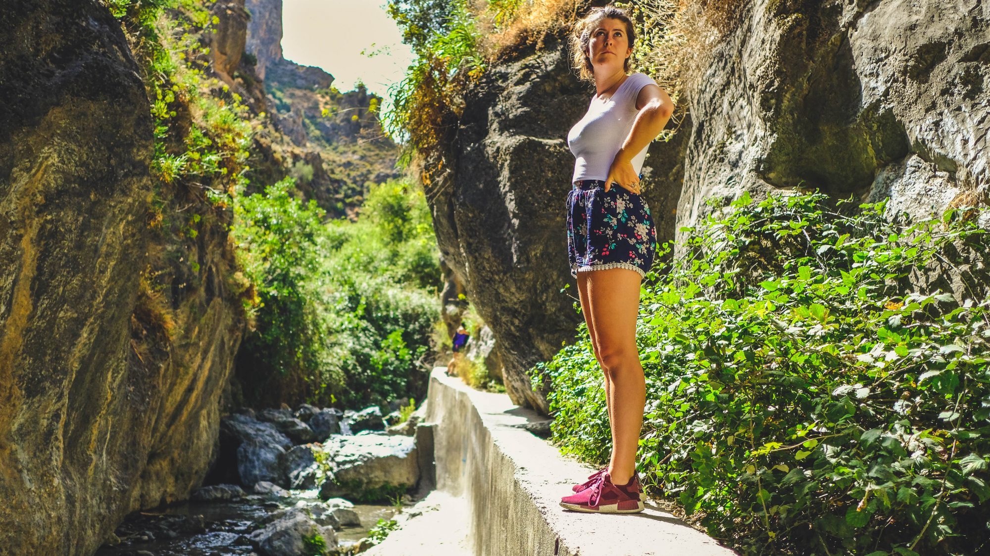 Vue de la randonnée de los cahorros de monachil dans la sierra nevada Andalousia