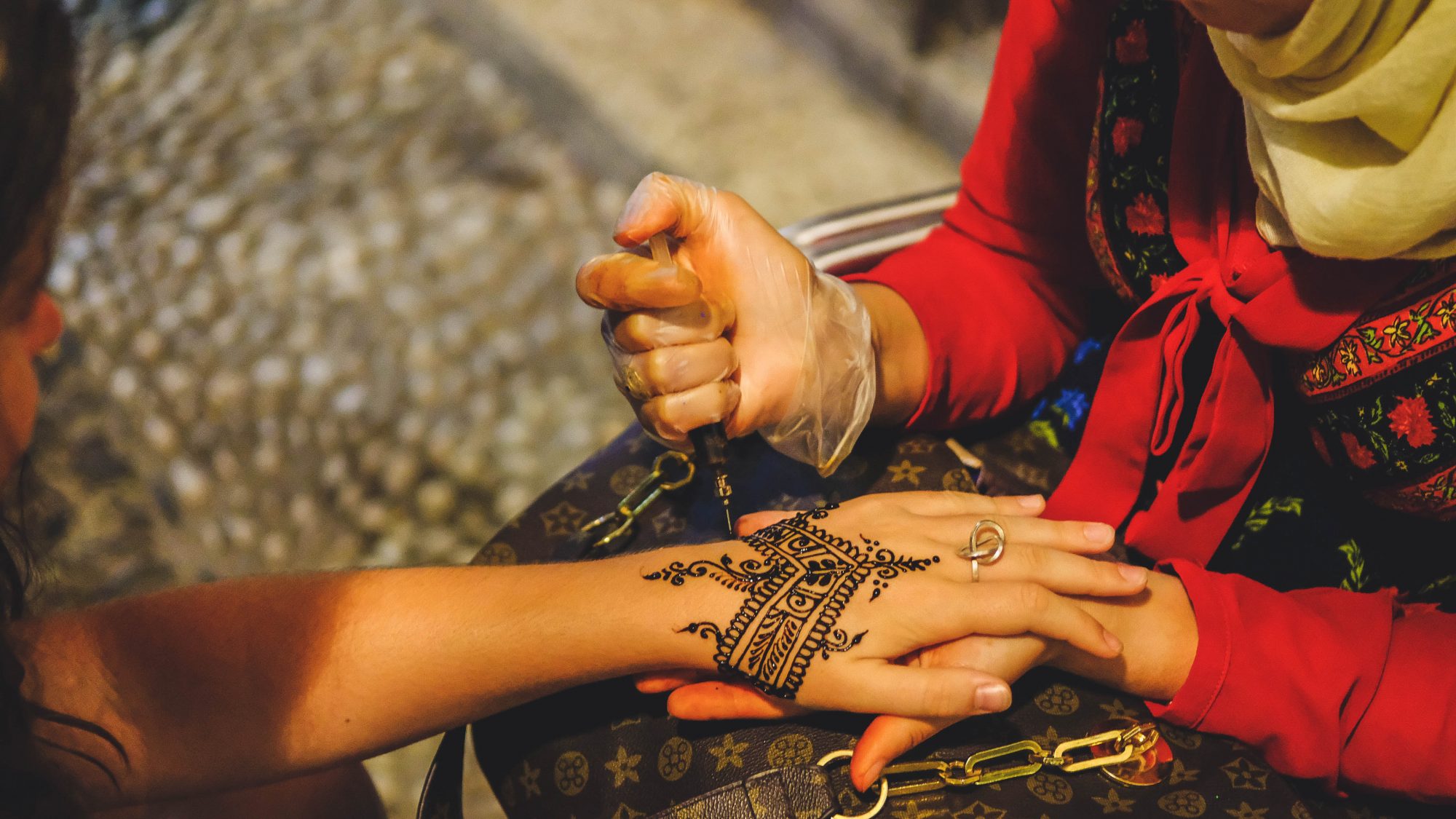 Henné dans les rues de l'Albacin à Grenade