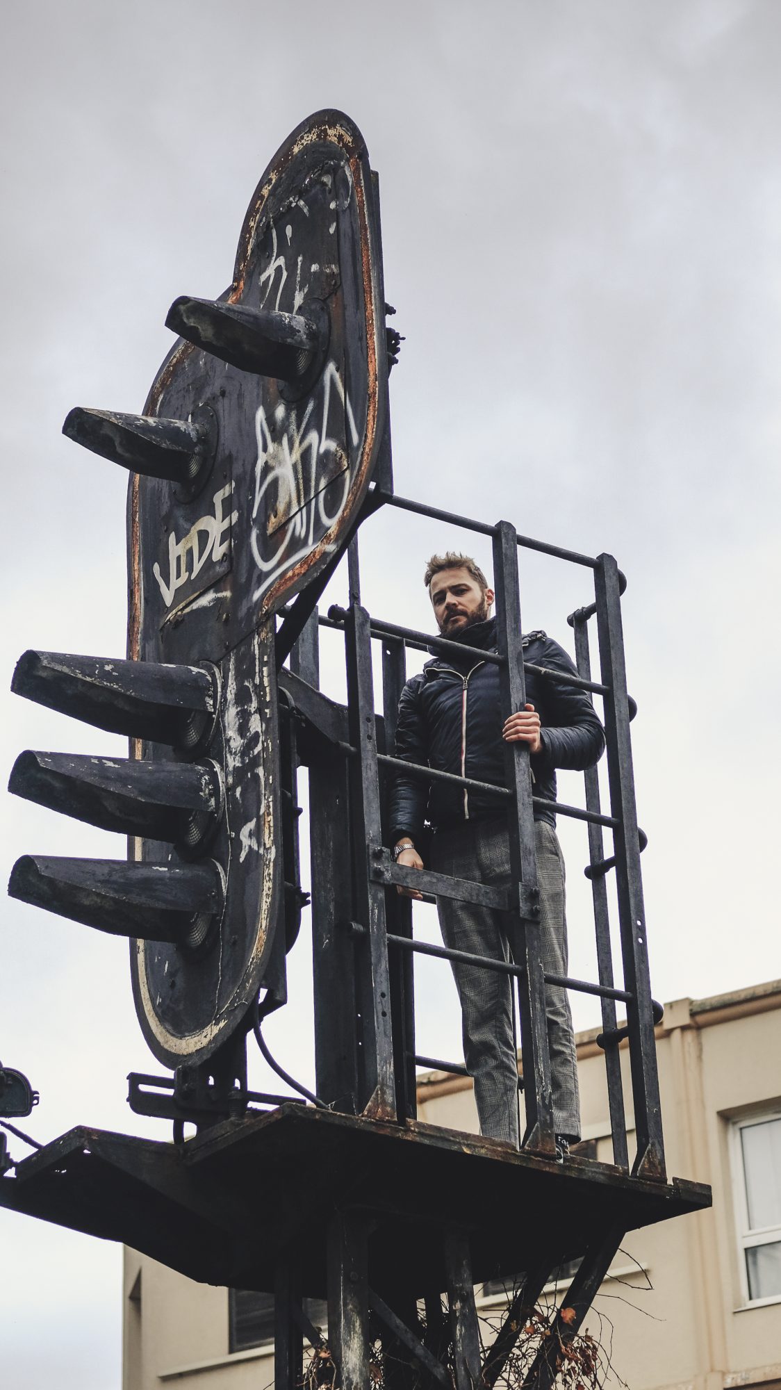 Feu de signalisation habité - Paris