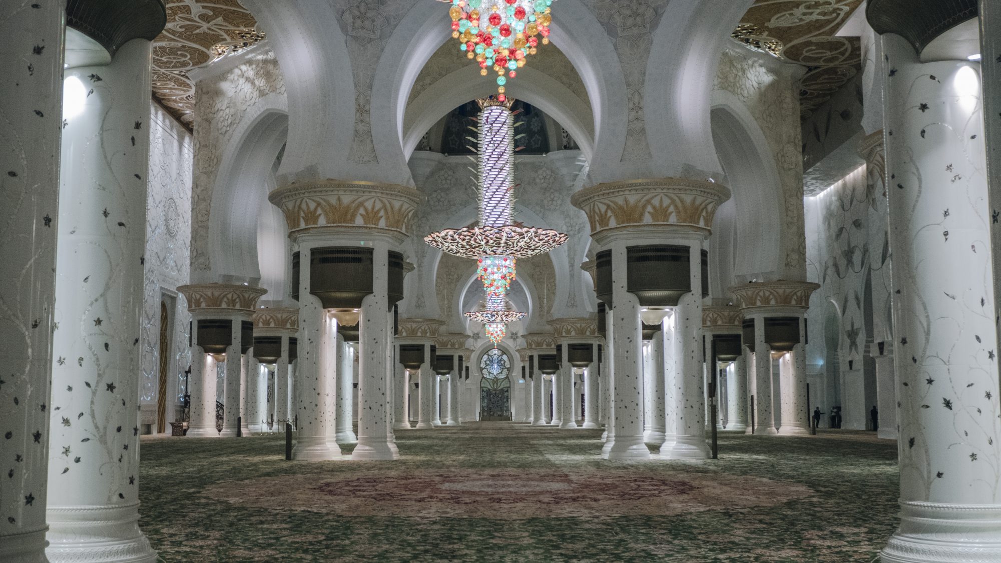 Lustres et tapis artisanaux