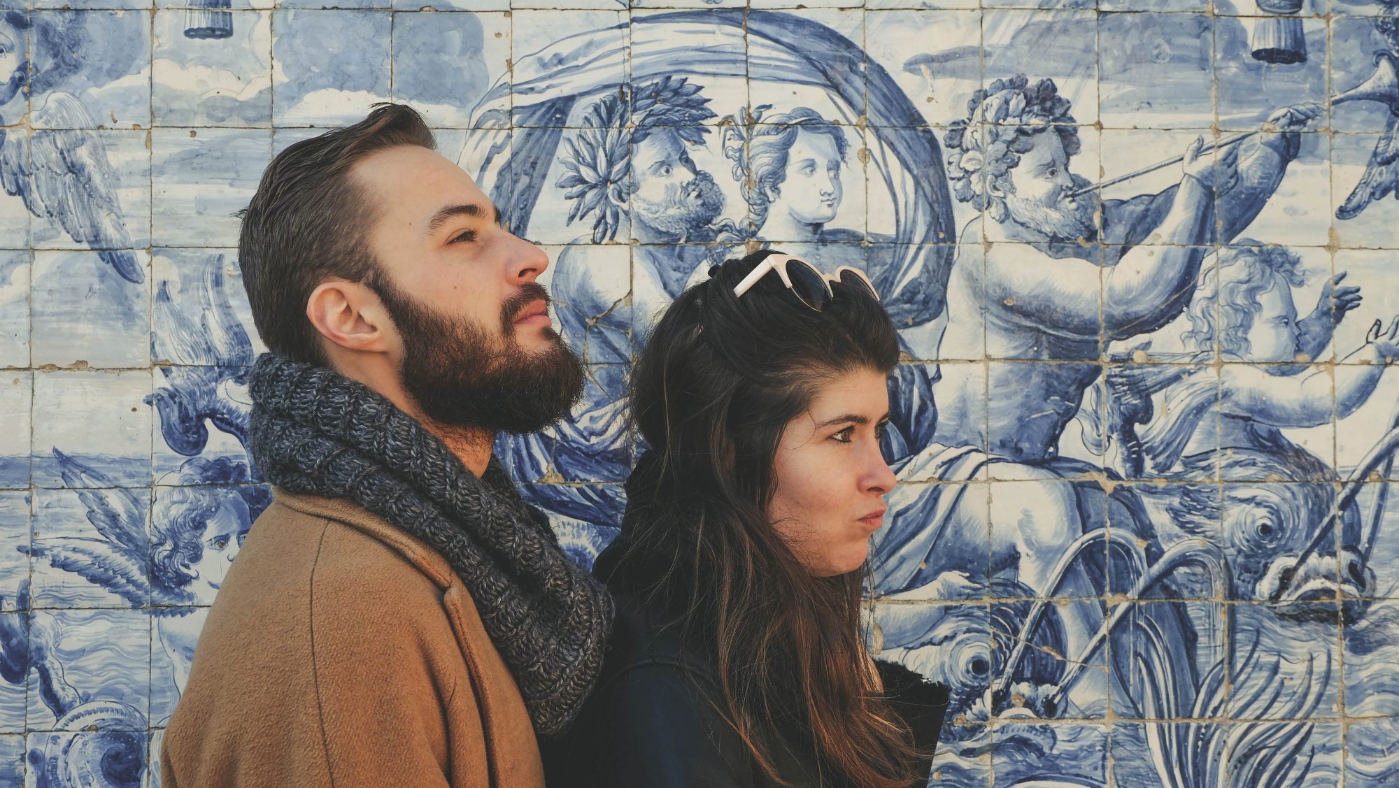 Les paresseux curieux qui posent comme des stars