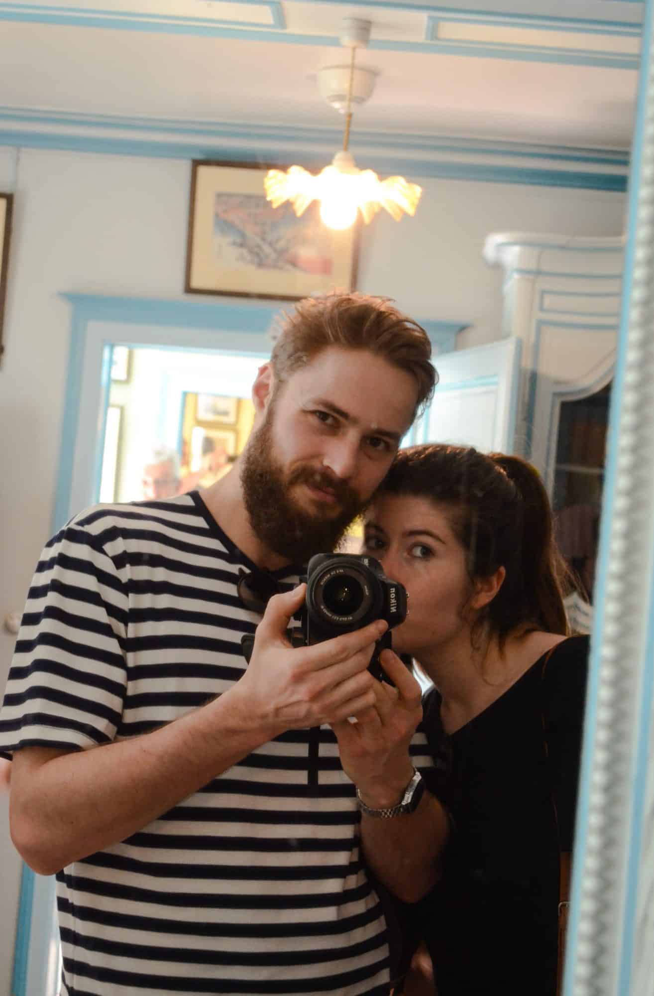 Les Paresseux Curieux dans la maison de Monet