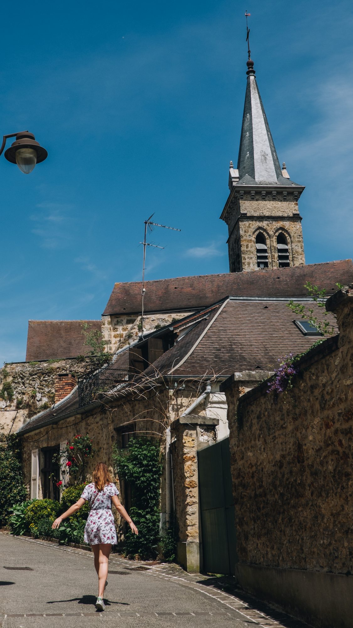 Vue sur l'église de Chevreuse