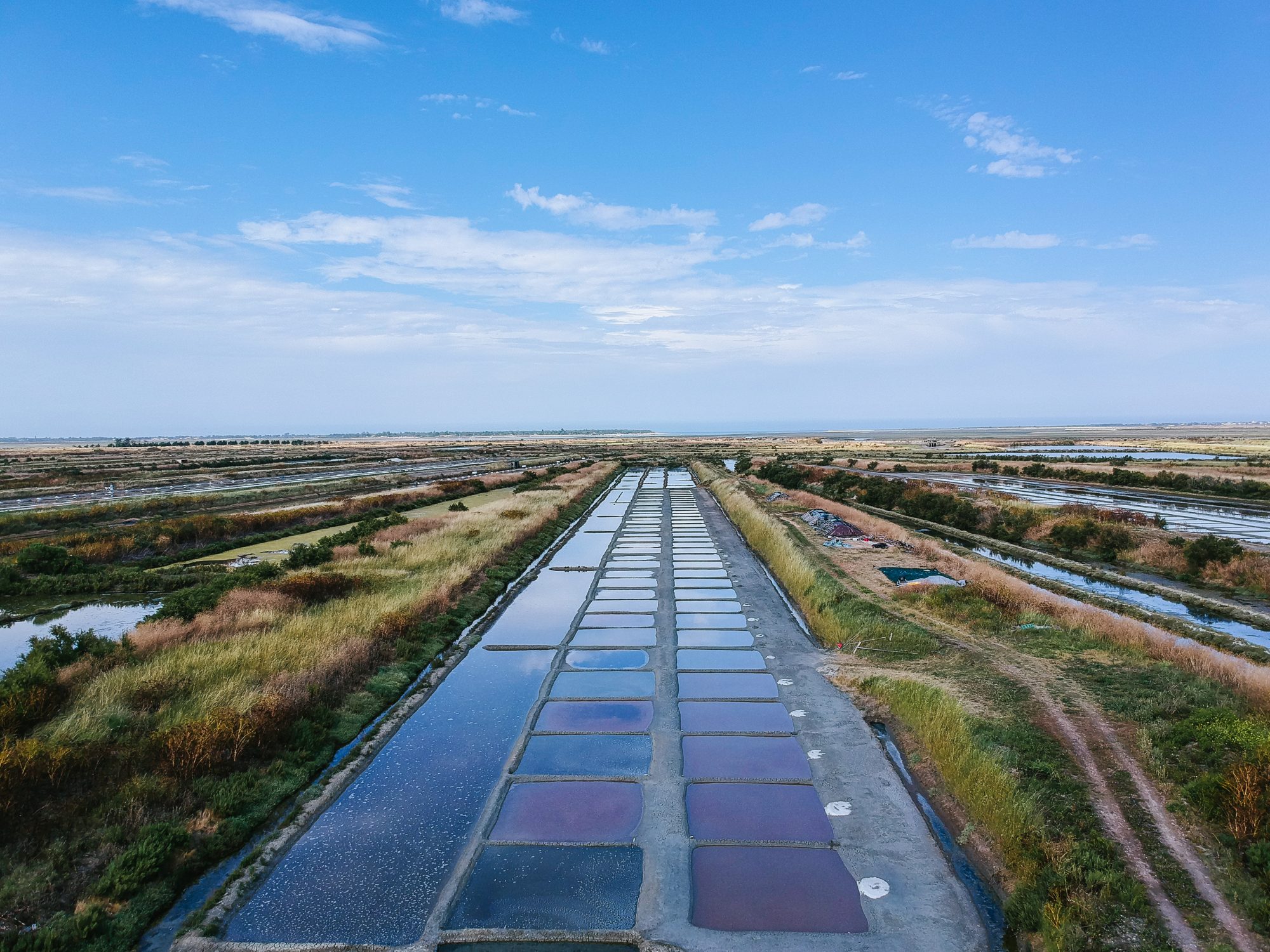 puzzle de marais vu en drone sur l'ile de ré