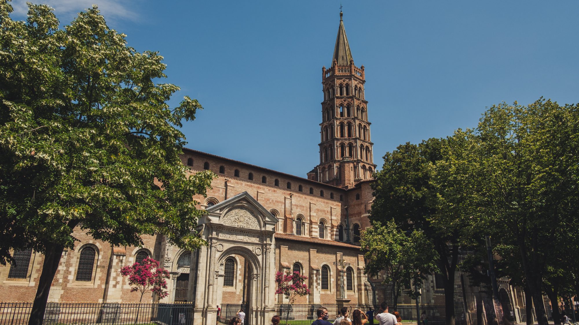 L'exterieur de la basilique Saint Sernin à Toulouse