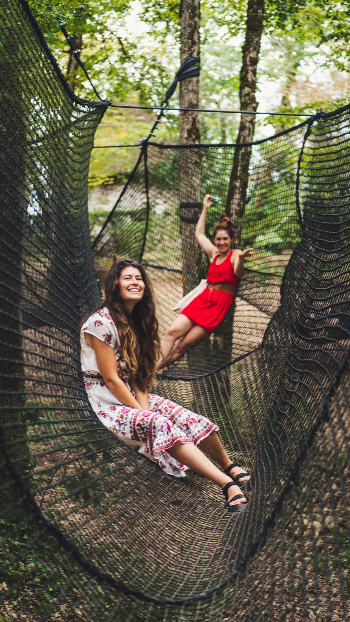 DSCF3915 chemin entre les arbres à Marqueyssac