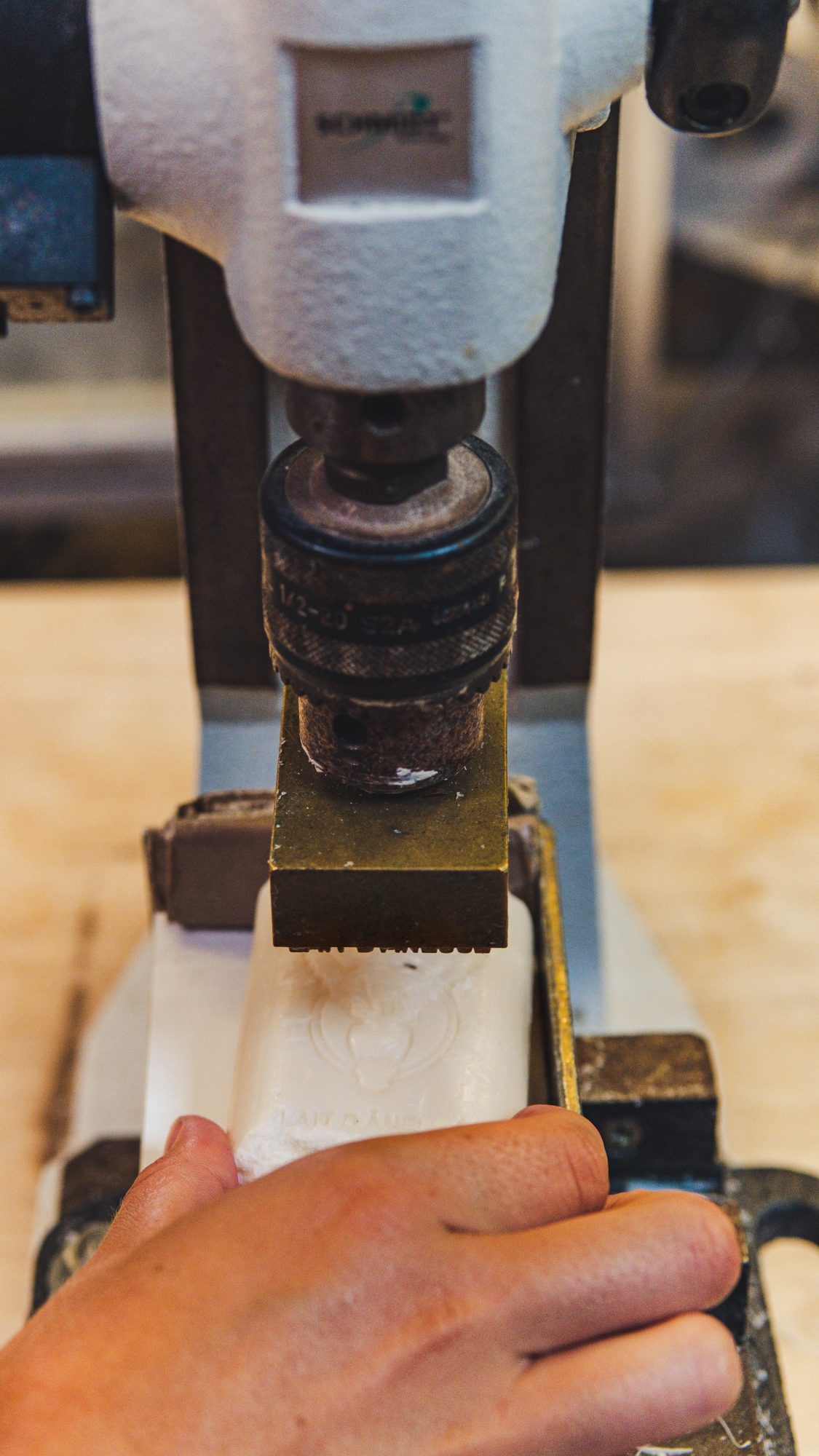 poinçonnage des savons