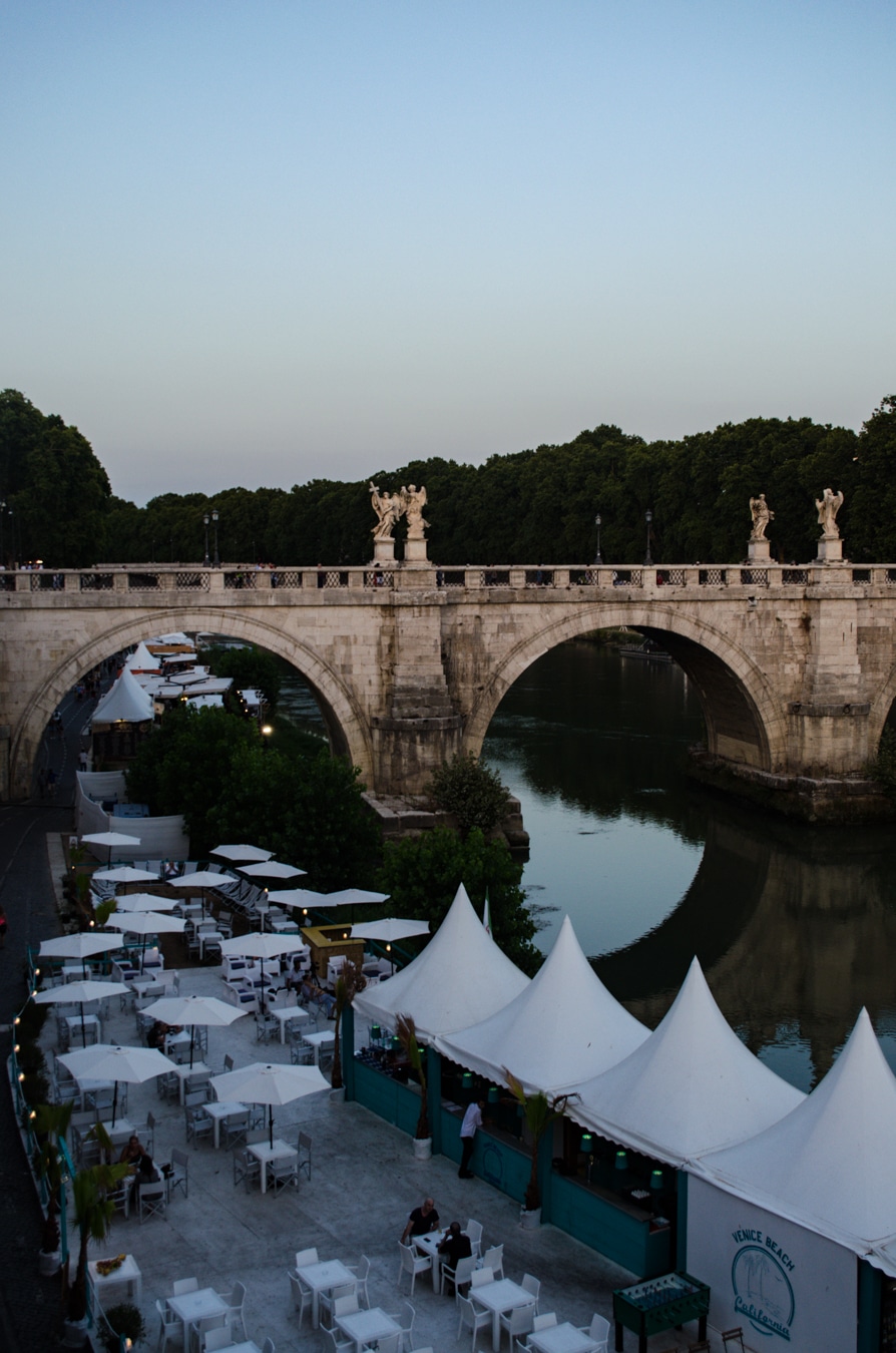 Les guinguettes du pont des Anges, un endroit parfait pour voire un verre pendant vos 3 jours à Rome