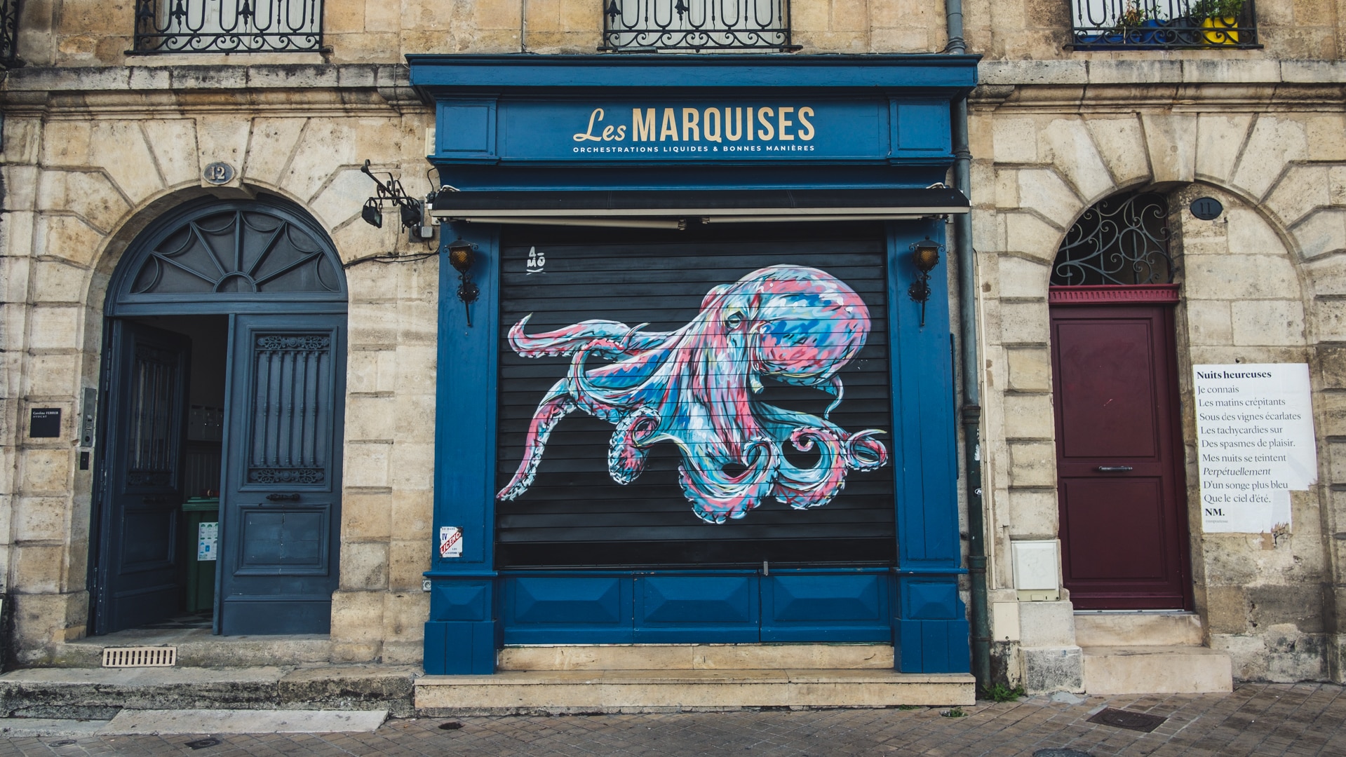 Le pouple de Amo sur les quais à St Michel : un bel animal à observer lors de sa promenade Street Art Bordeaux