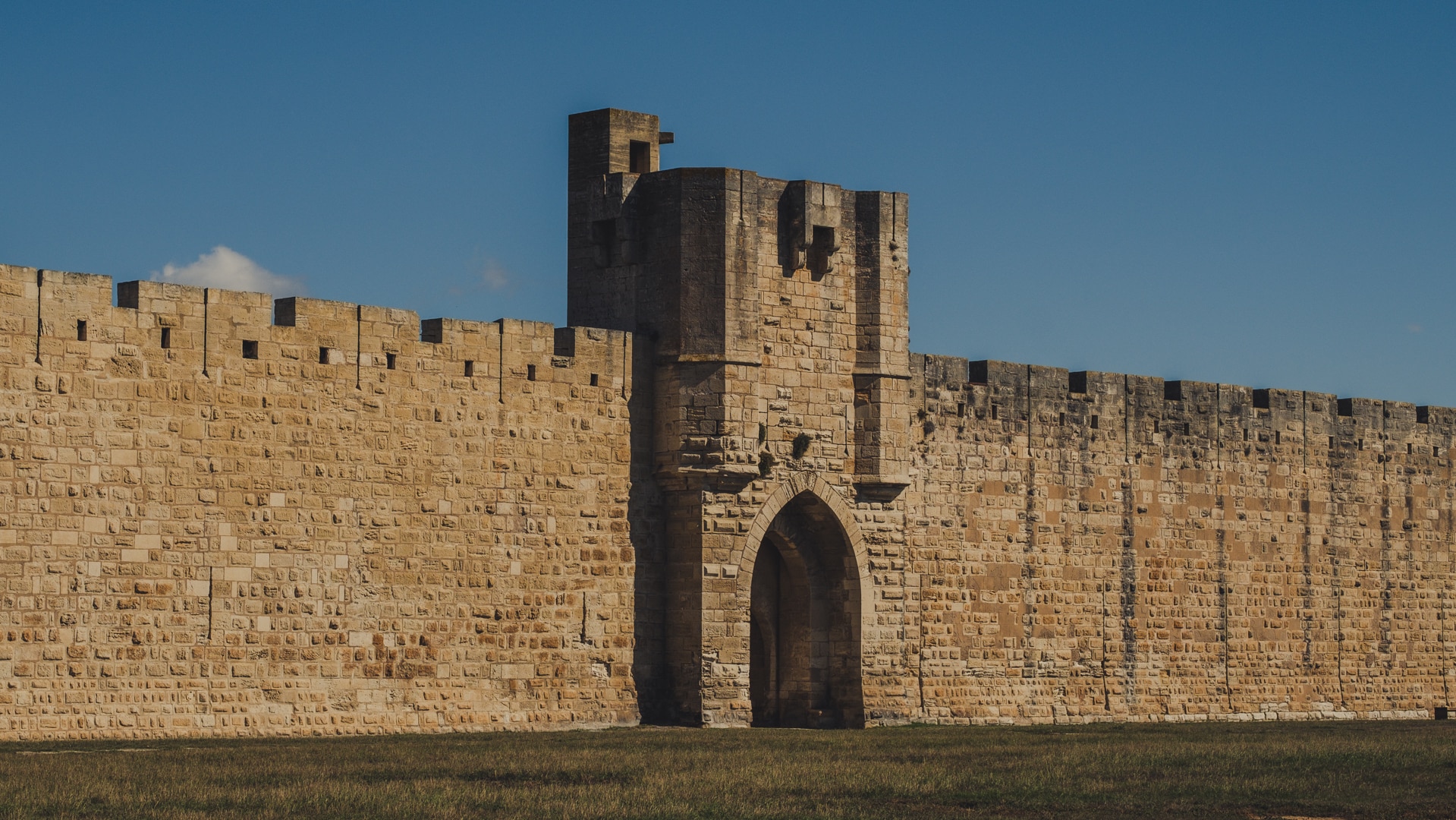imposant non ? et dire que ça a mis plus de 10 ans à être construit !