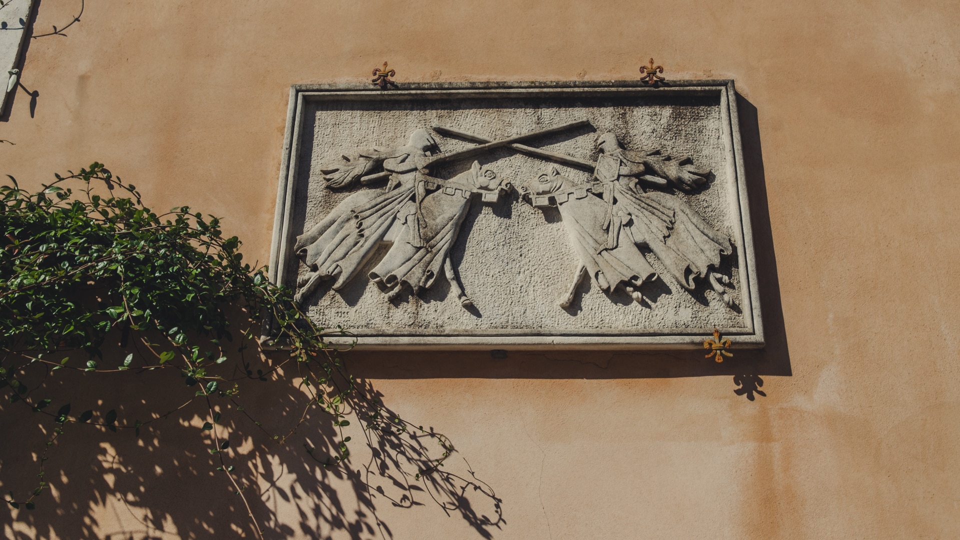 la marque de l'histoire médievale visible dans les rues