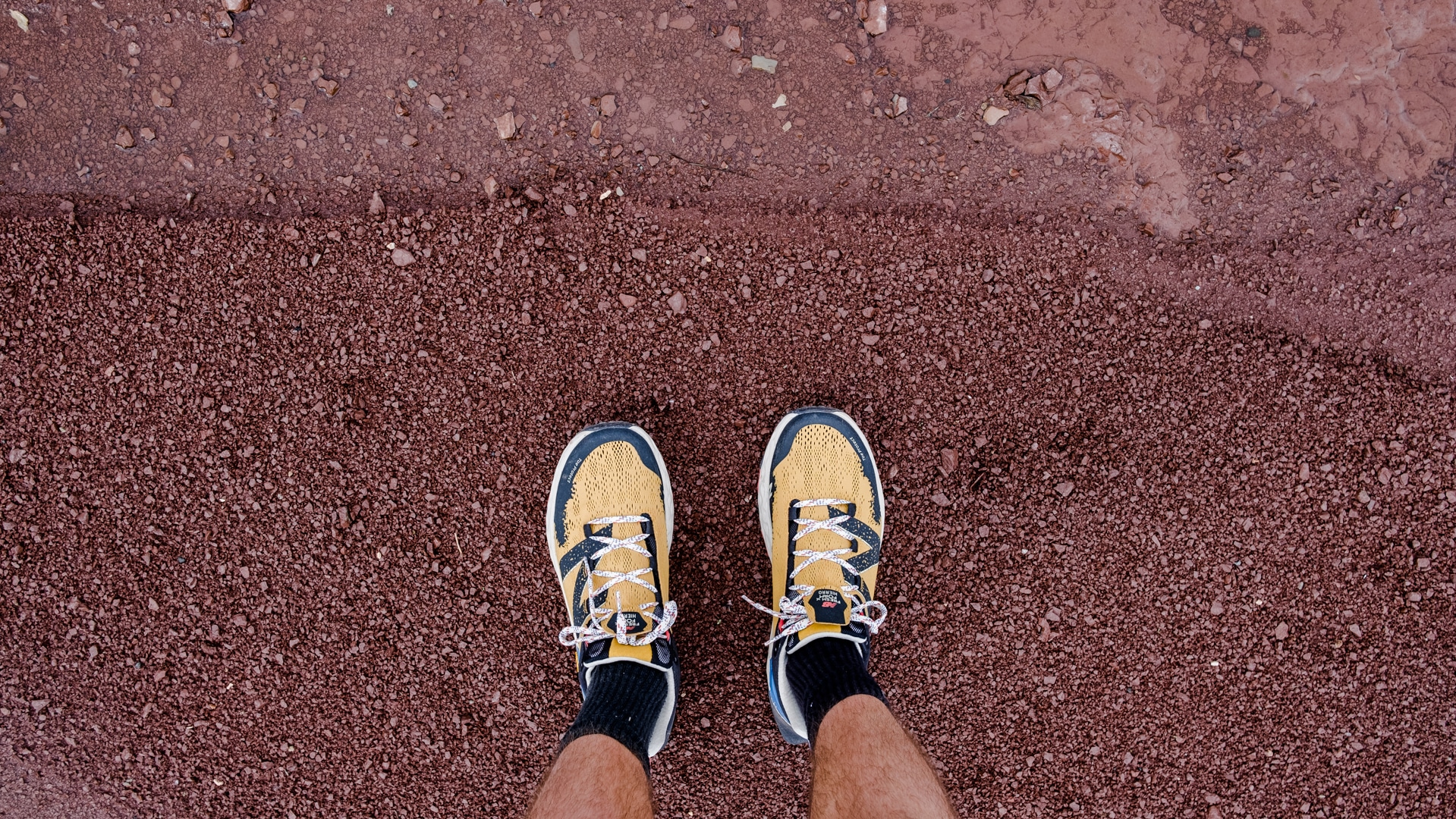 terre battue au lac du salagou