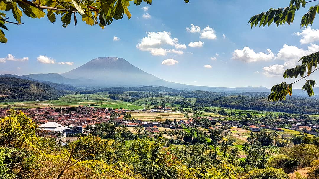 Mont Bukit Asak, Bali