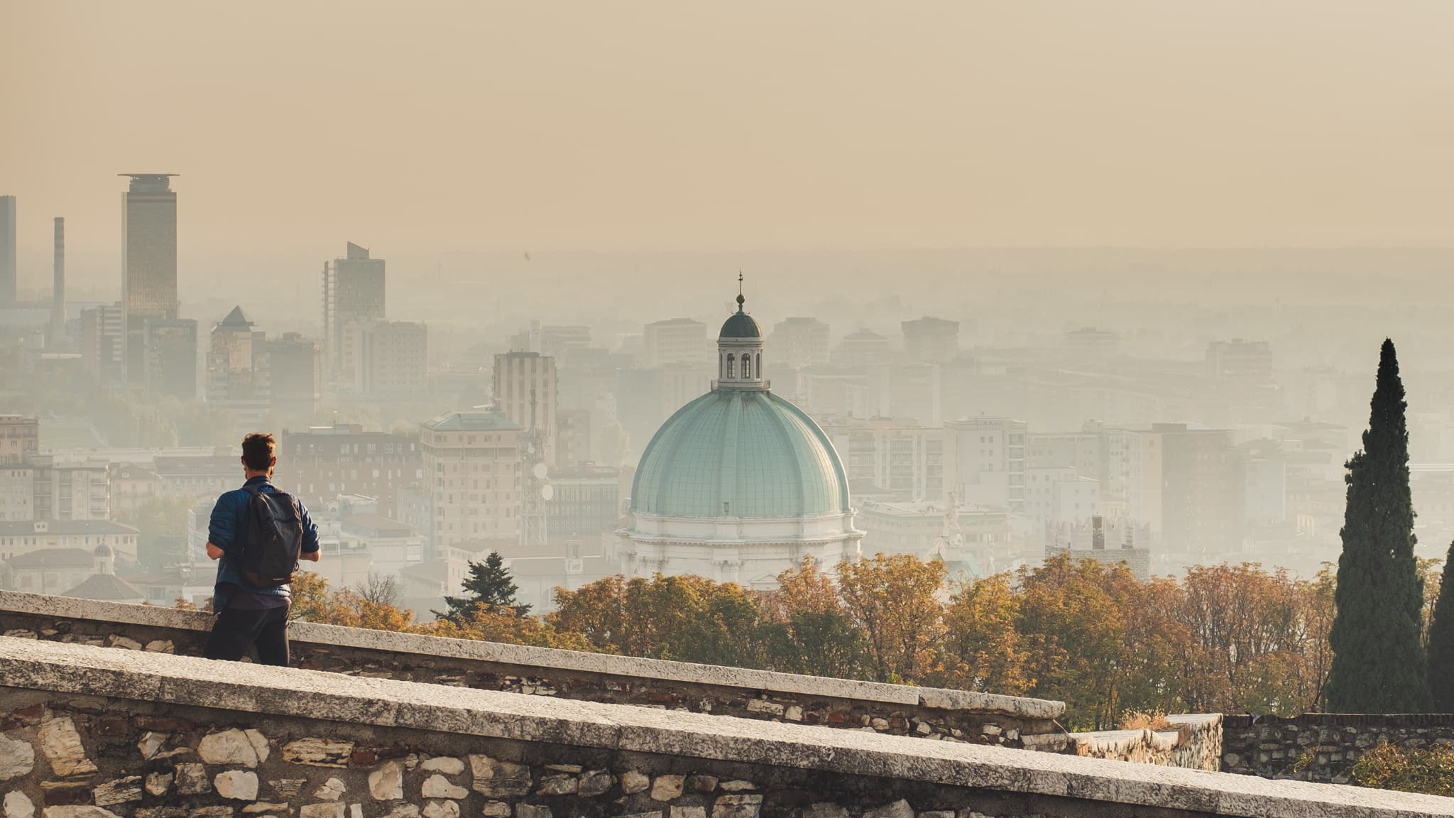 Chemin accès au chateau de Brescia