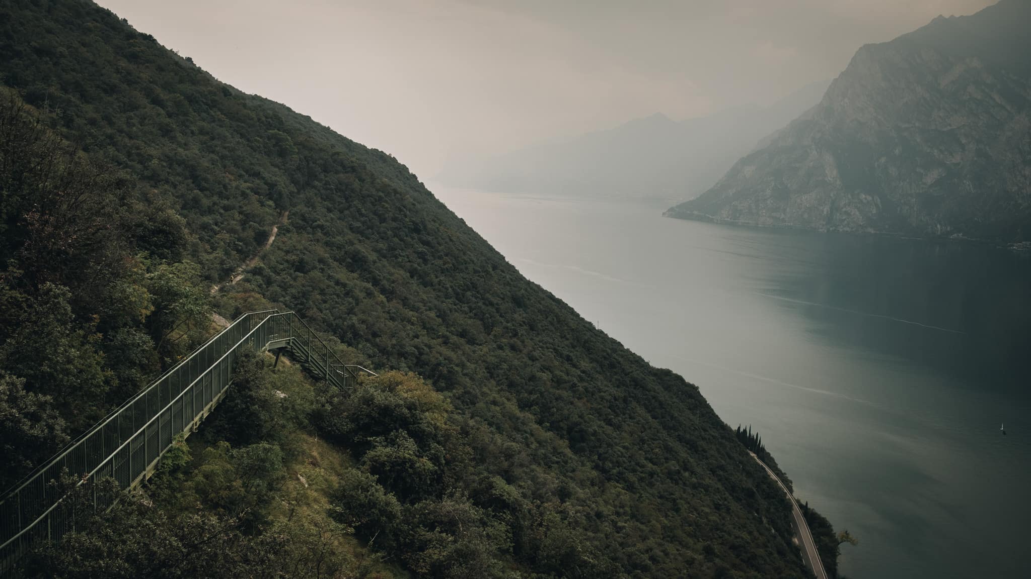 Ce paysage magnifique au lac de garde