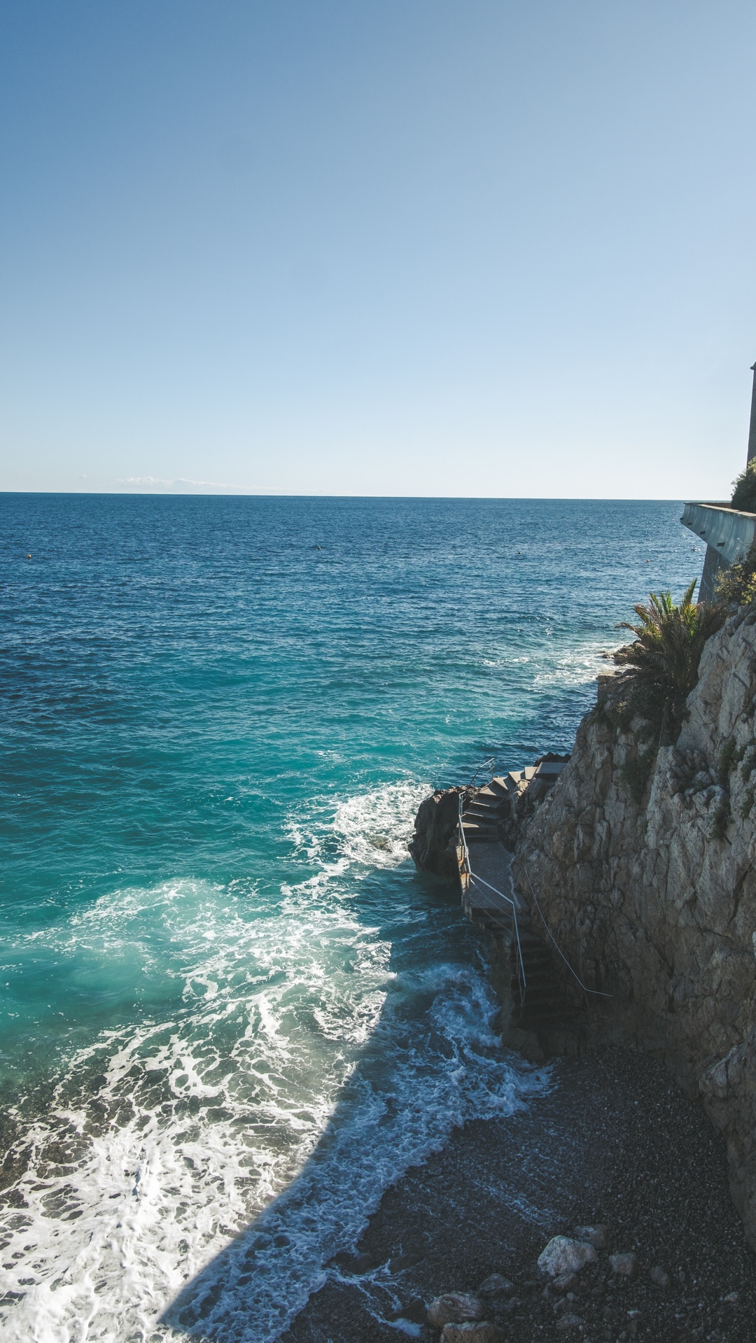 La crique des pêcheurs submergée pendant le week end à Monaco