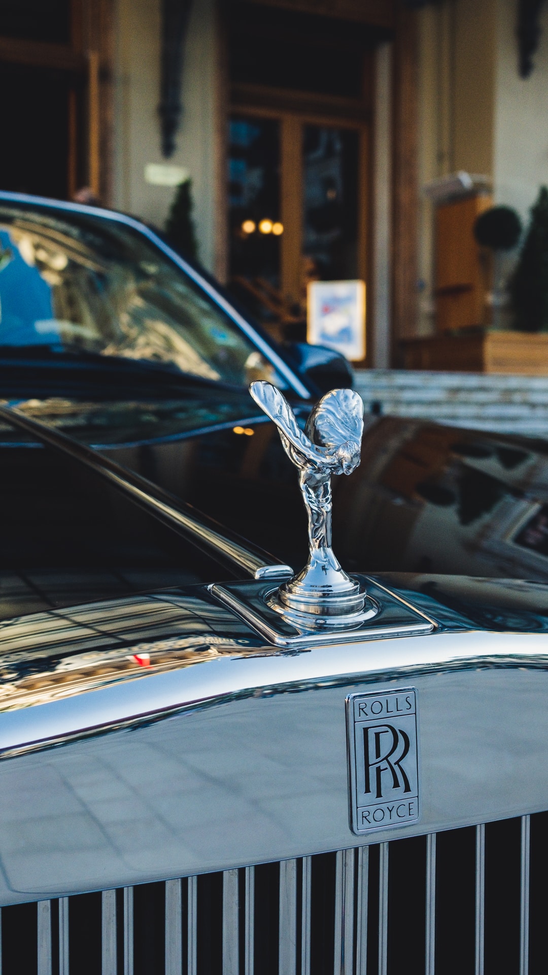 Rolls Royce devant le casino de Monte-Carlo - Monaco