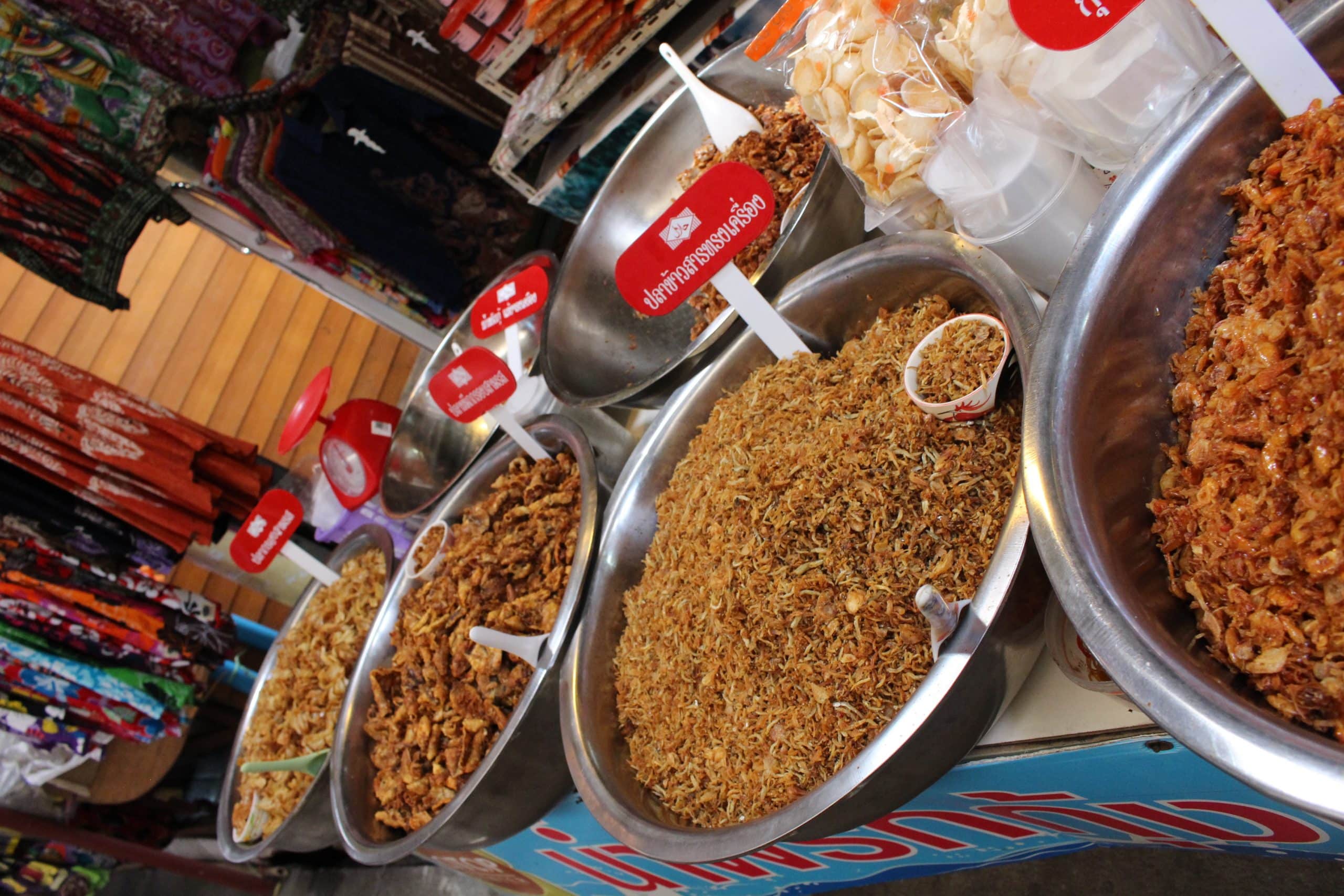 épices sur un marché en thailande