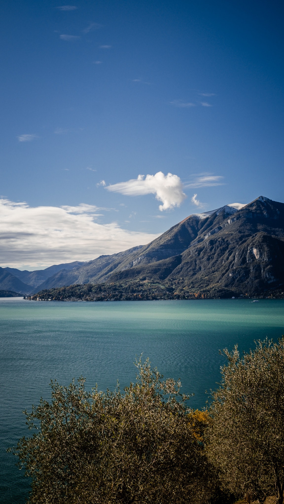 l'eau turquoise du lac de come : la merveille du week end