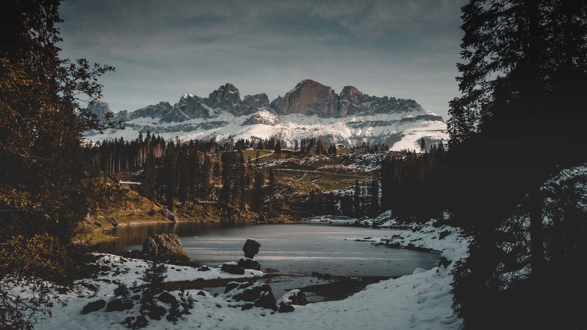 voir le plus beaux des lacs dans les dolomites