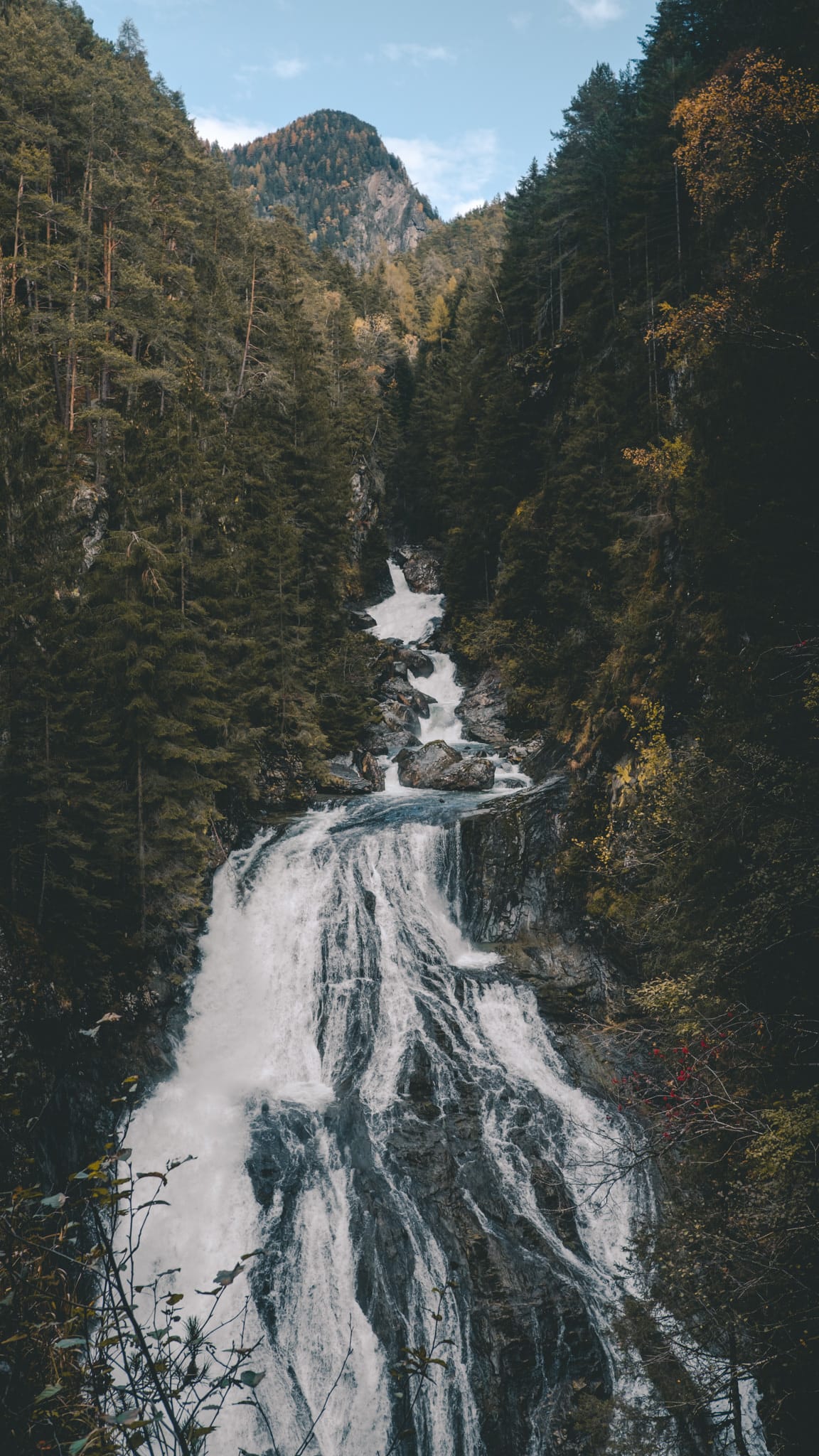 La coulée d'eau lors de la randonnée des 3 cascades de Riva