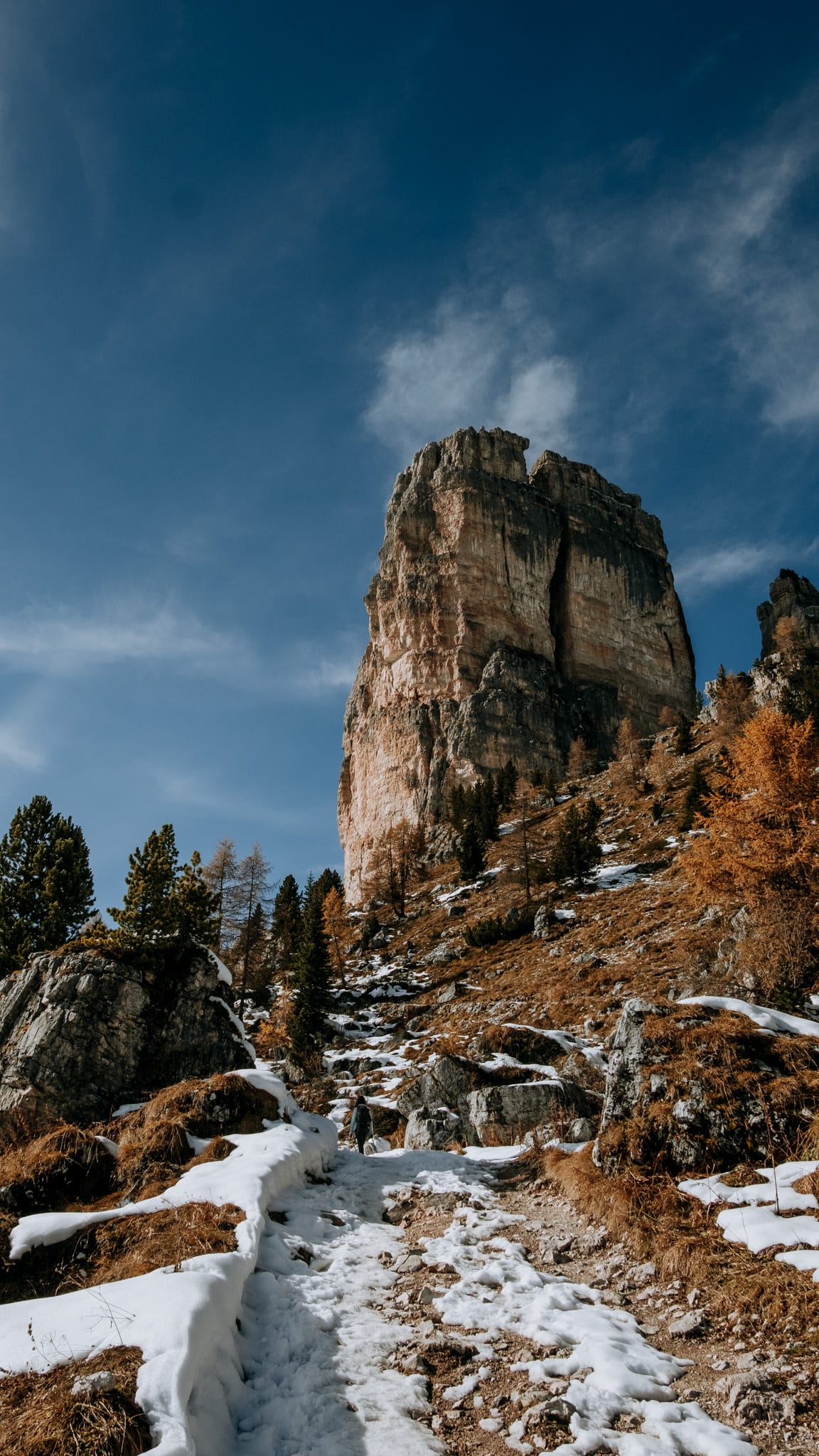 On approche du but de cette randonnée, on voit une tour