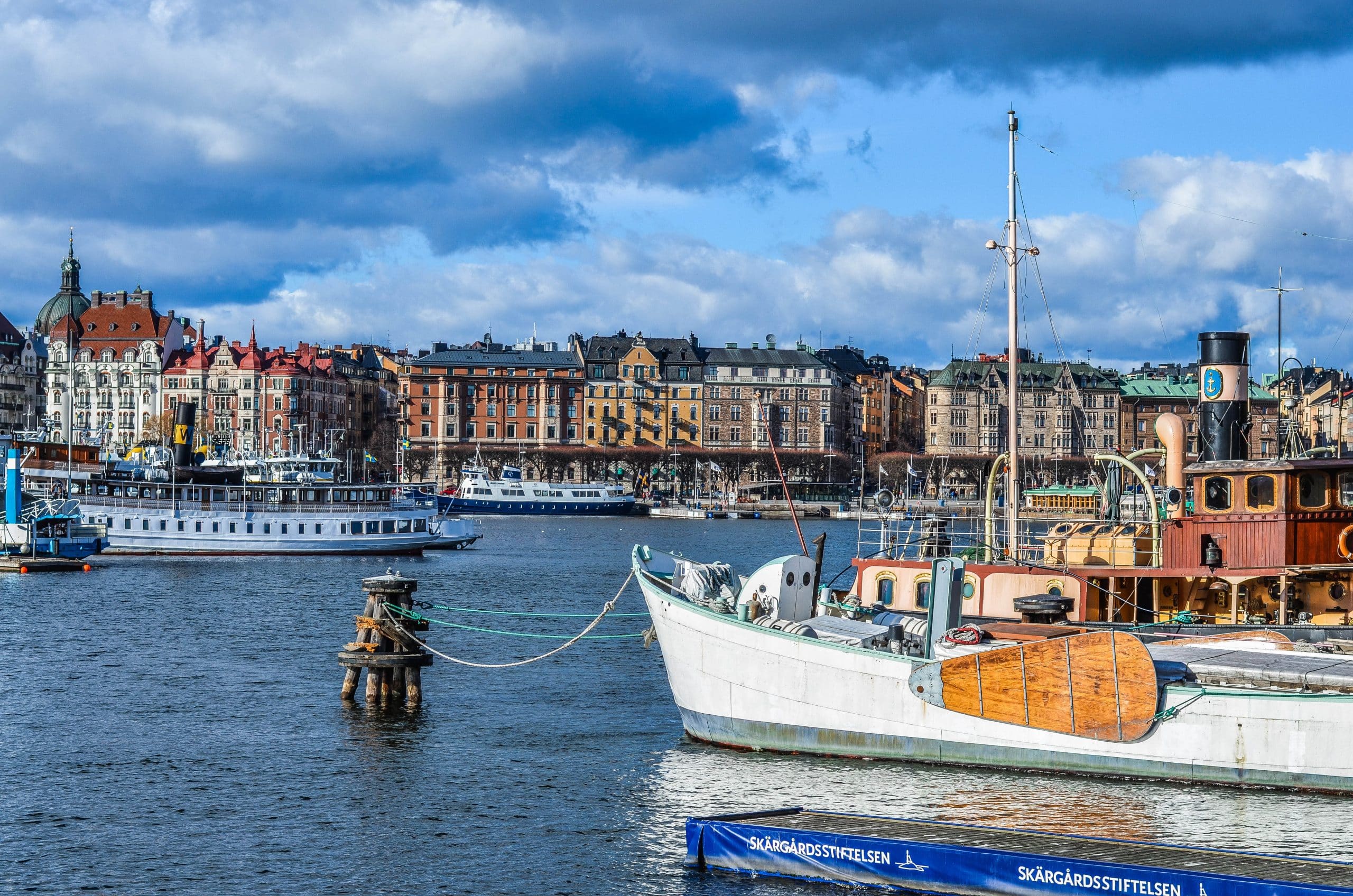 Vue depuis Djurgarden sur la ville de Stockholm