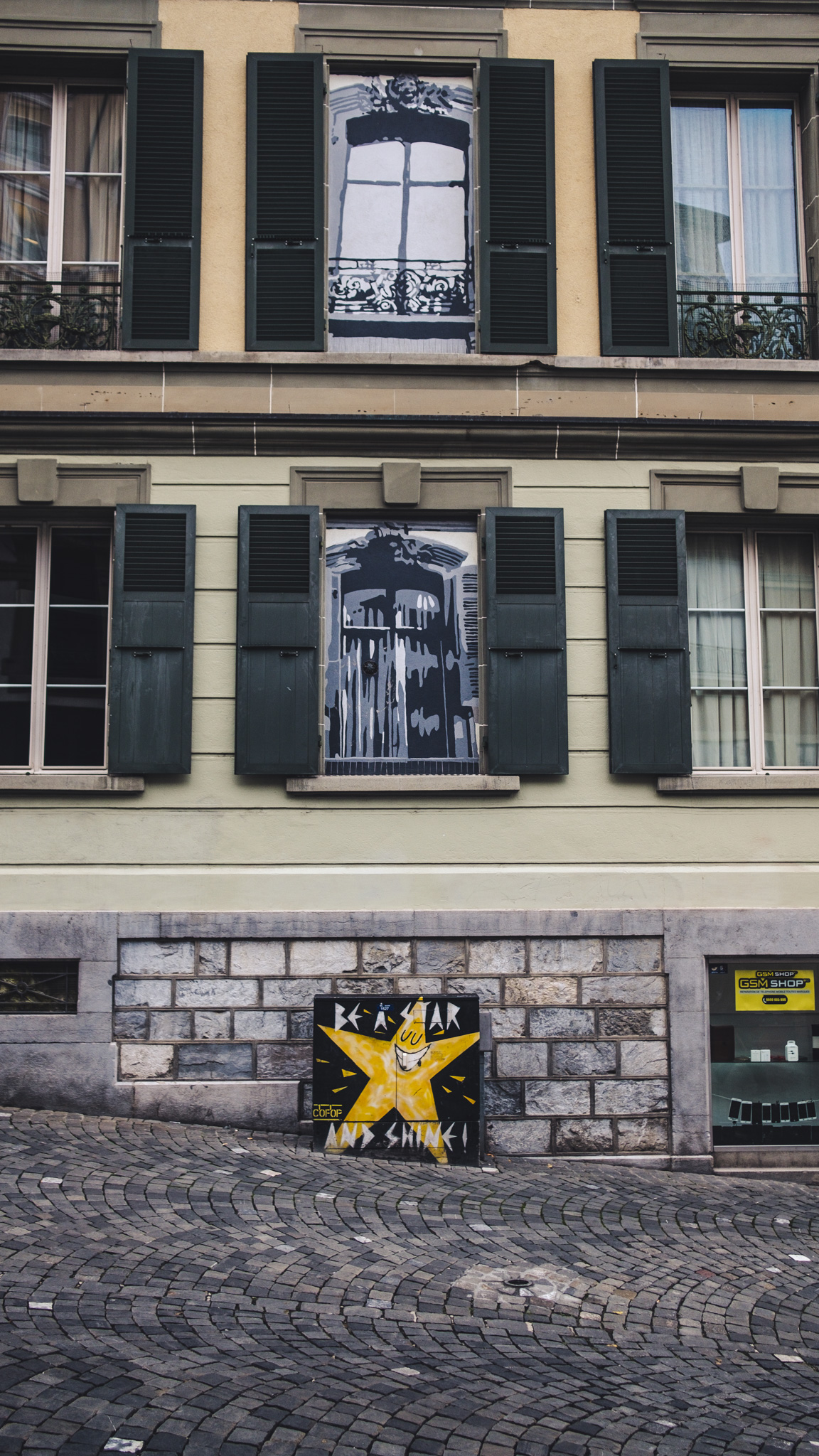 Trompe l'oeil et armoires électriques