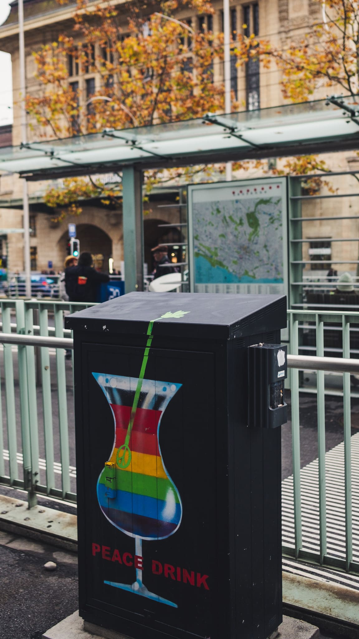 Visiter Lausanne : découvrir les boites electriques peintes !