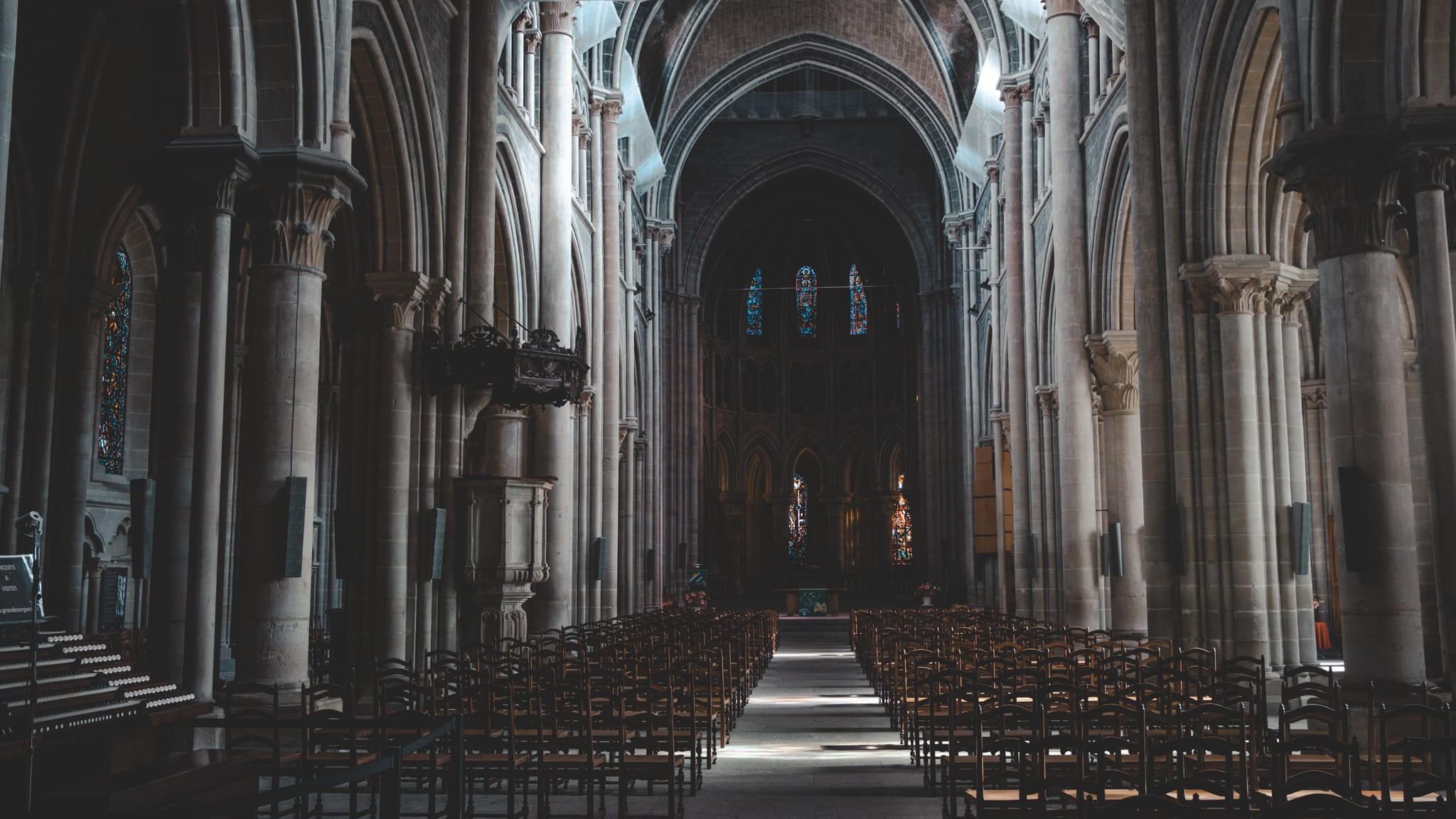 Intérieur de la cathedrale de lausanne : visiter lausanne