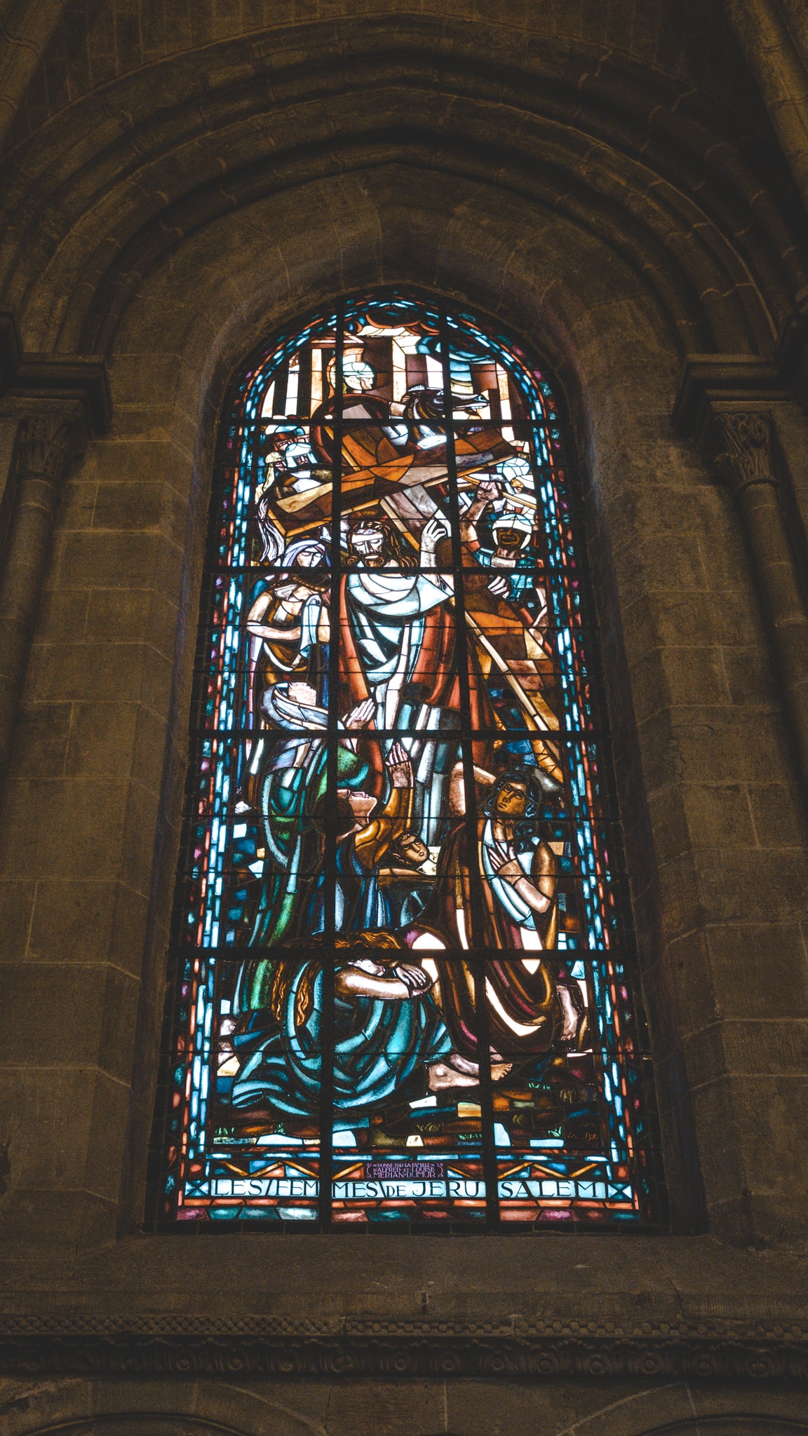 Vitrail dans la cathedrale de lausanne