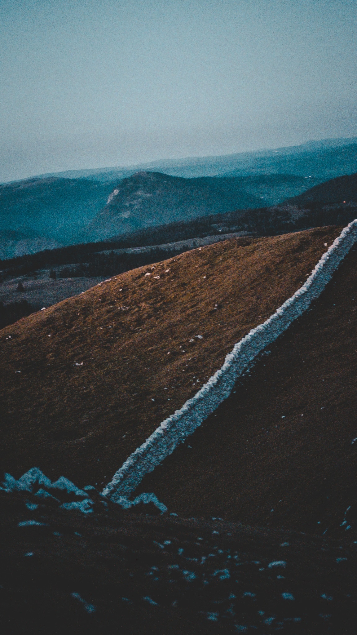 La petite muraille entre la France et la Suisse