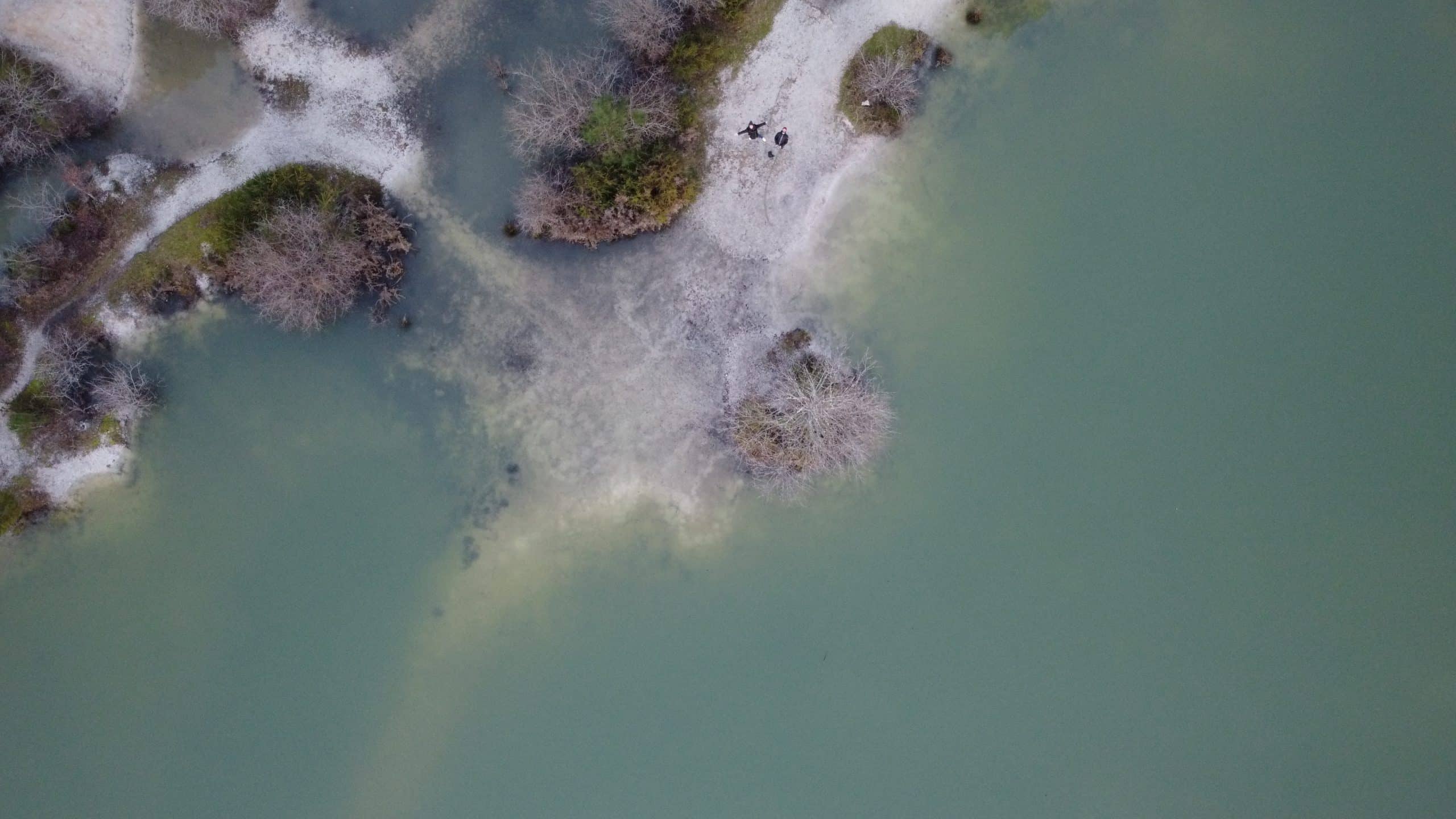 Deux petits mimis au lac bleu de leognan