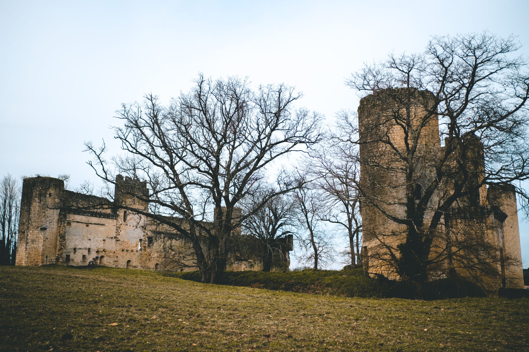 il manque quelques murs au chateau de budos