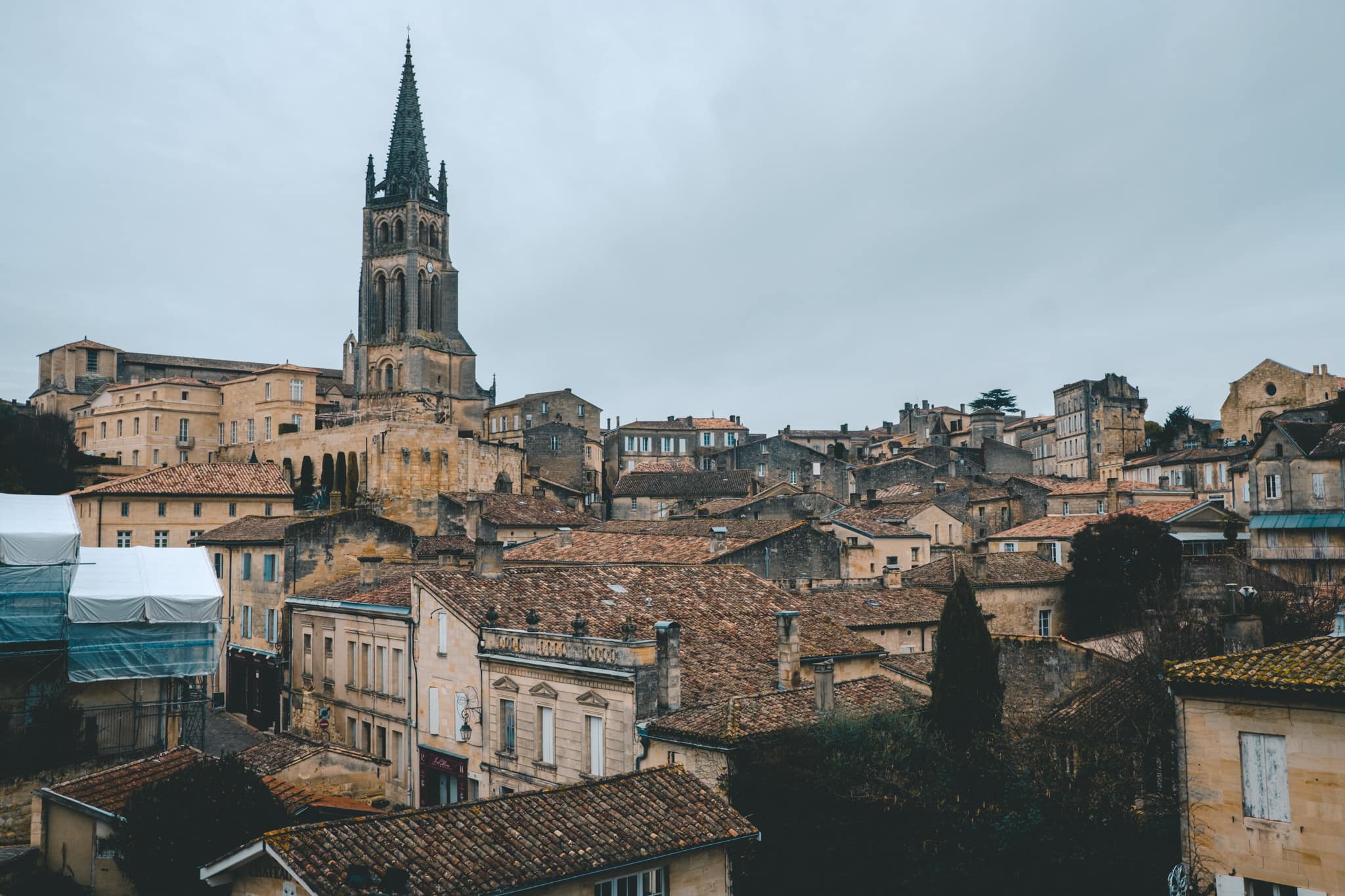 vue sur le village de St emilion depuis la tour du roy