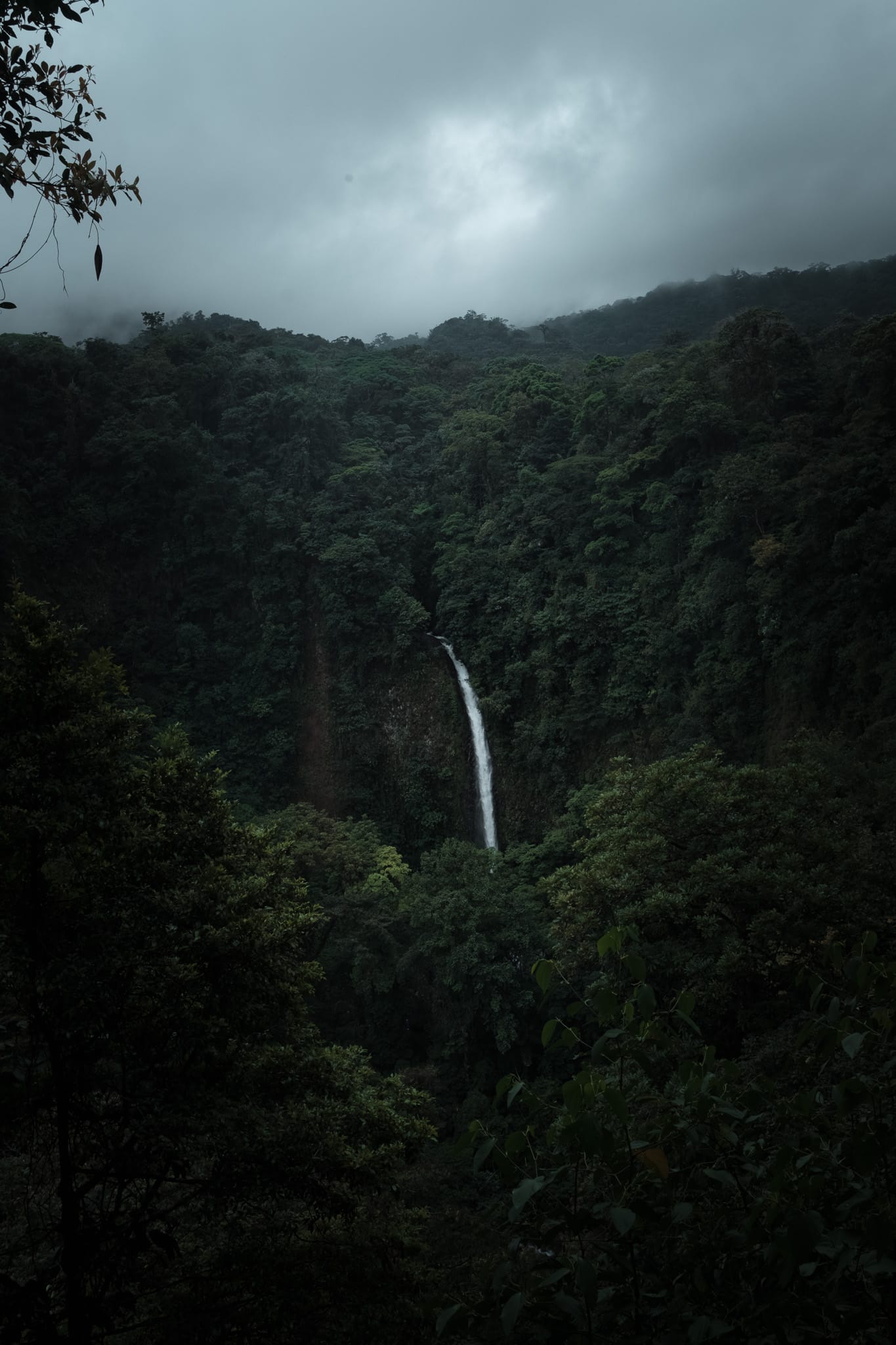 Cascade de la Fortuna au loin
