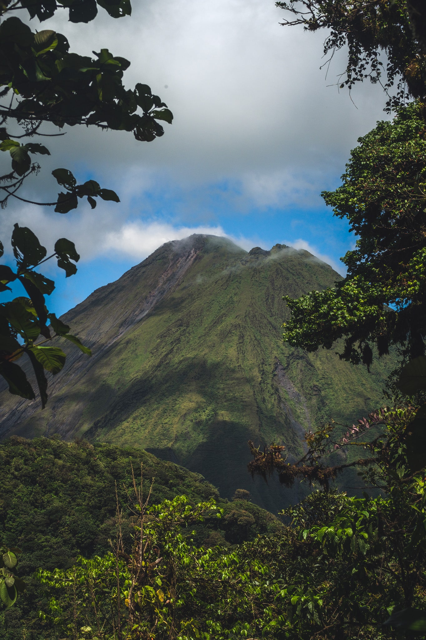 Le volcan Arenal en entier, La Fortuna, Costa Rica