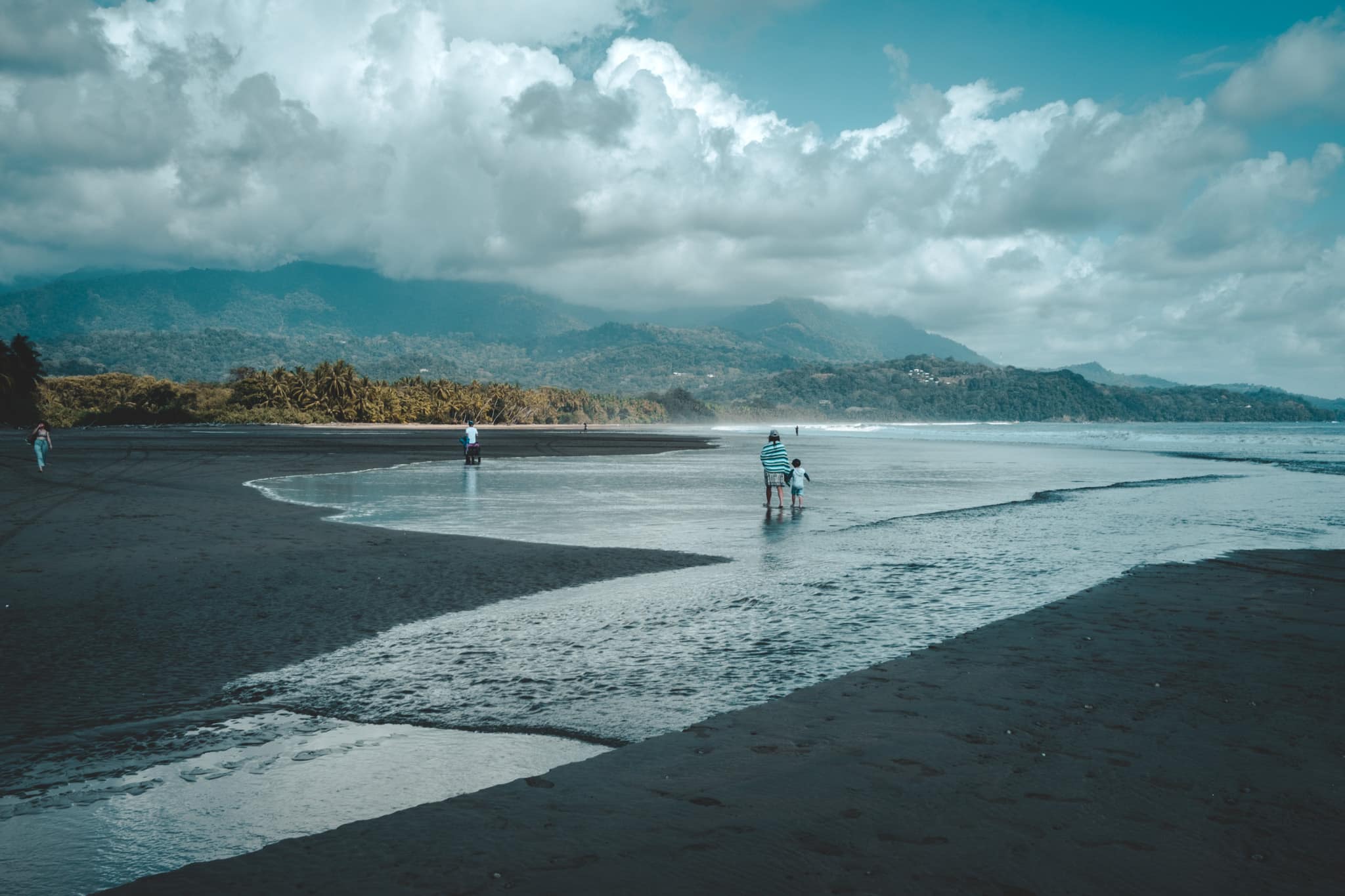 La marée monte au parc national de la Baleina, Uvita