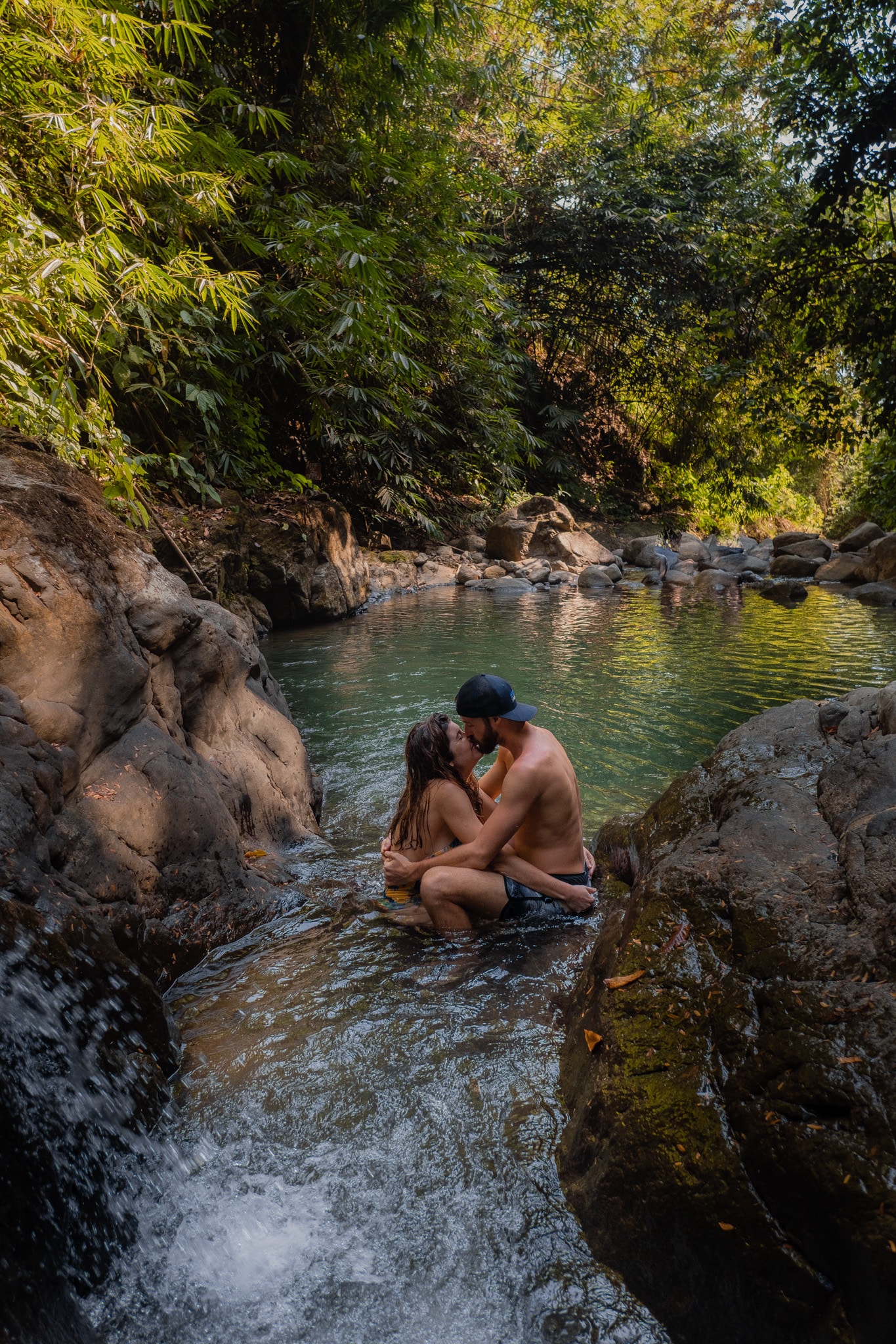 Amoureux dans la cascade, Uvita