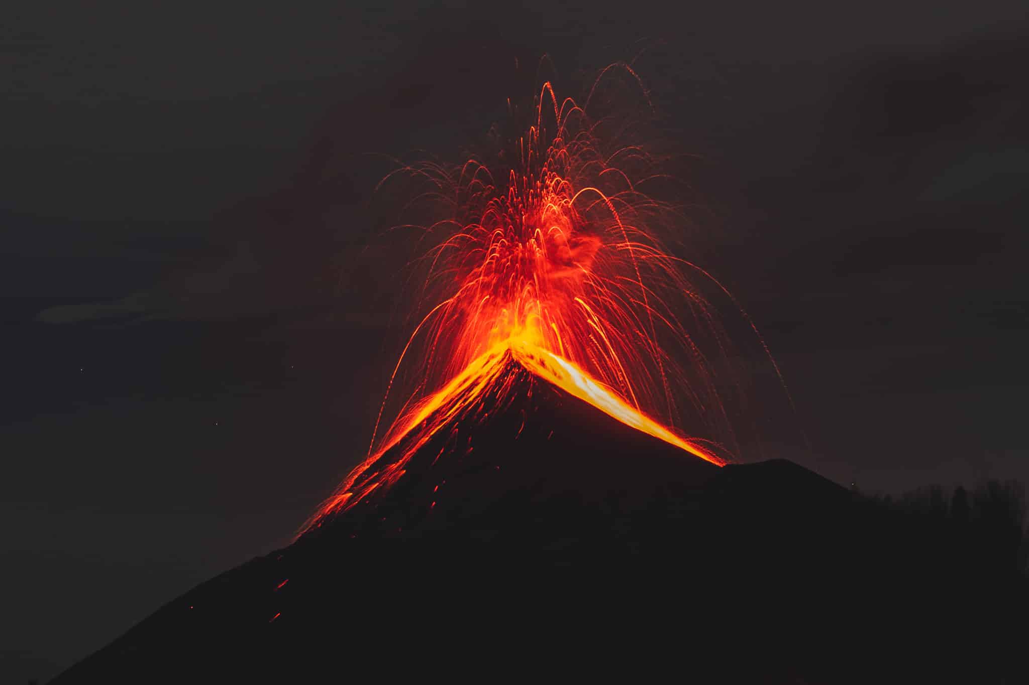 lave volcan fuego