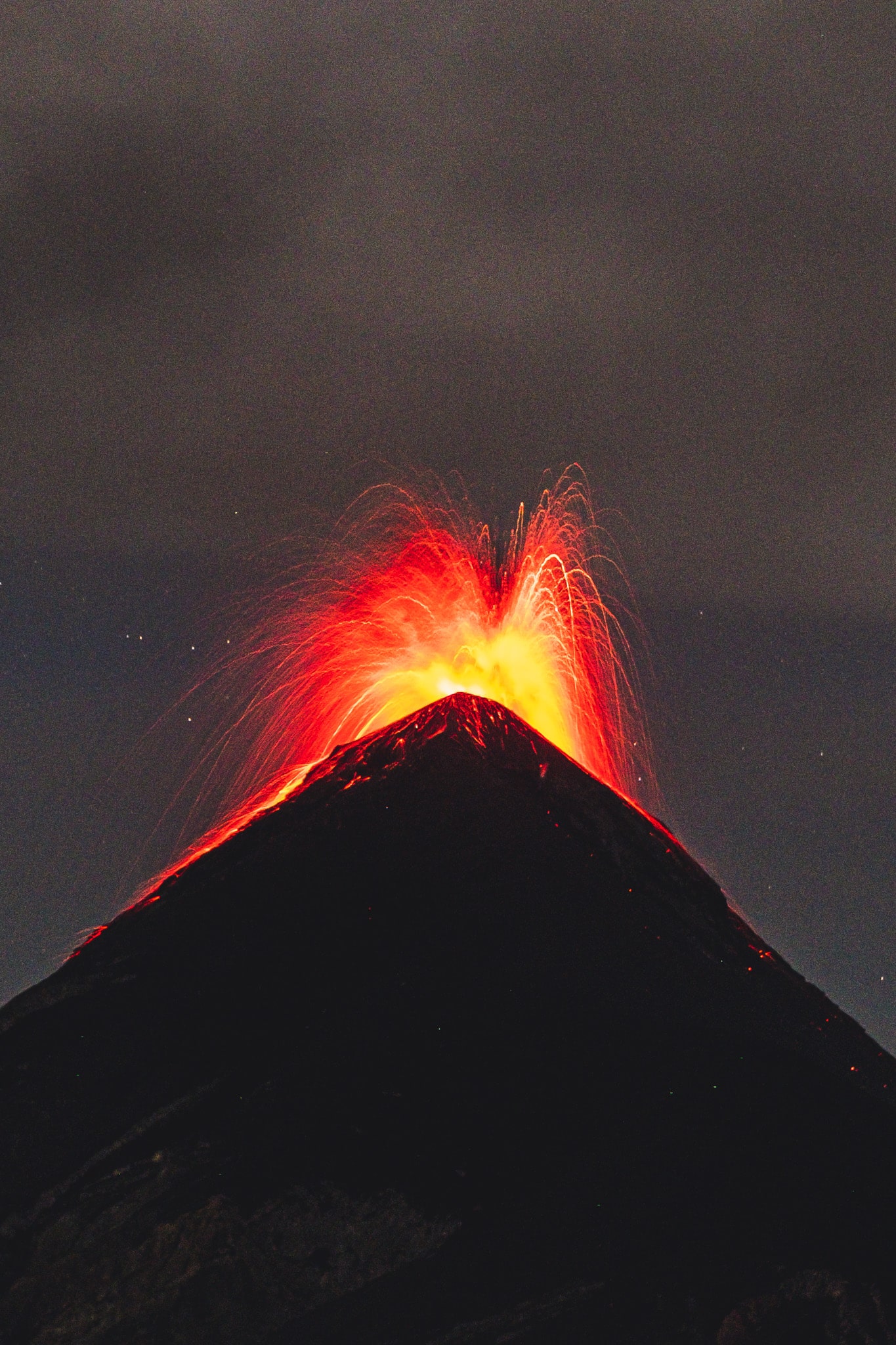 joli grand volcan fuego