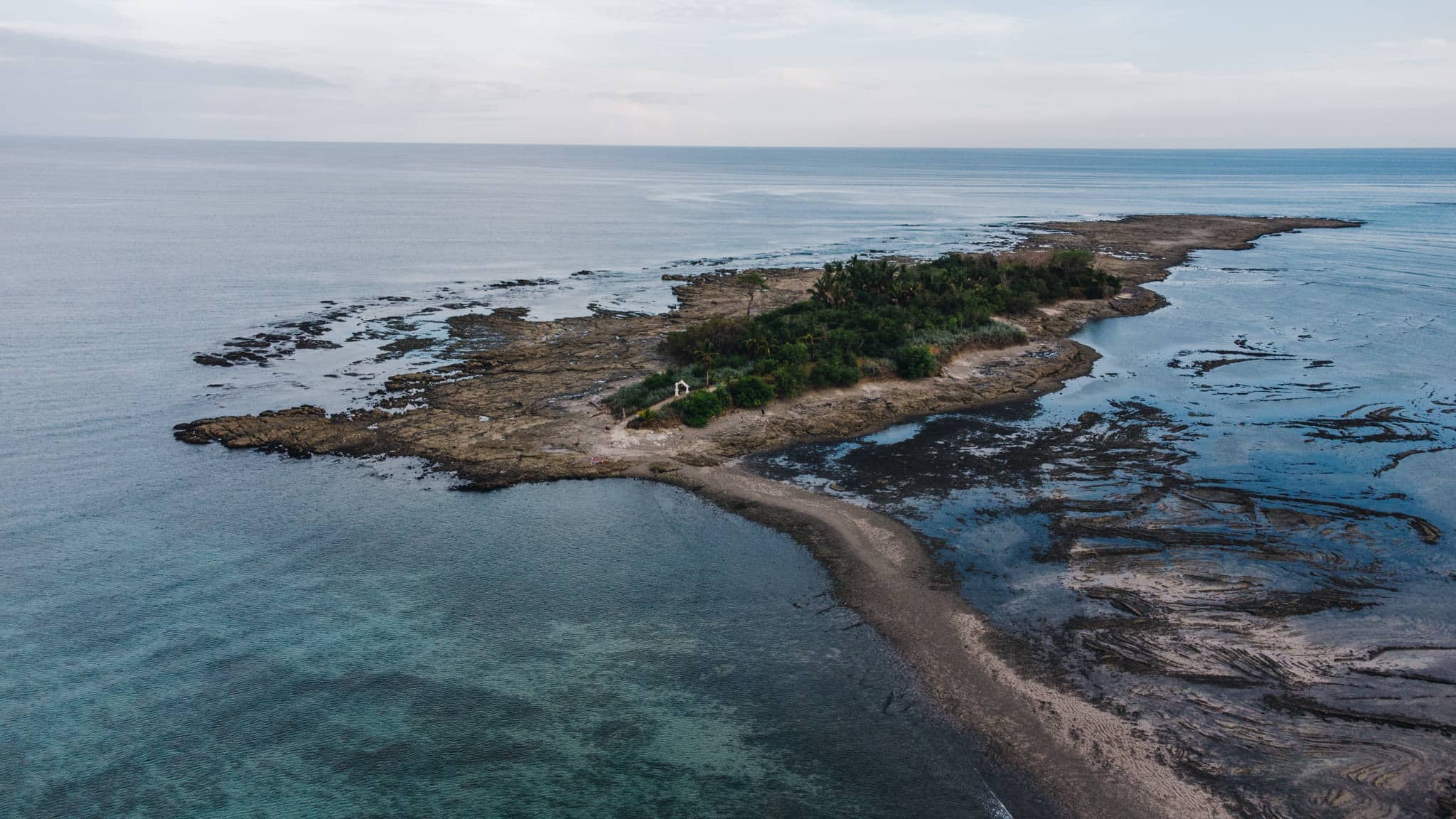 Vue de drone de l'île de Cabuya, Montezuma