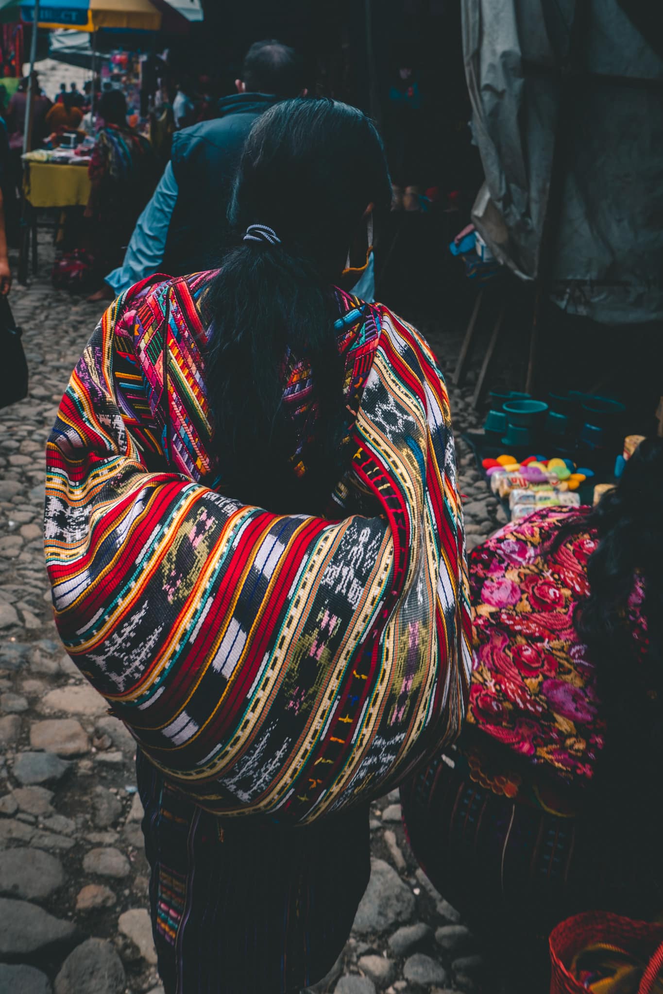 tenue maya traditionnelle à chichicastenango